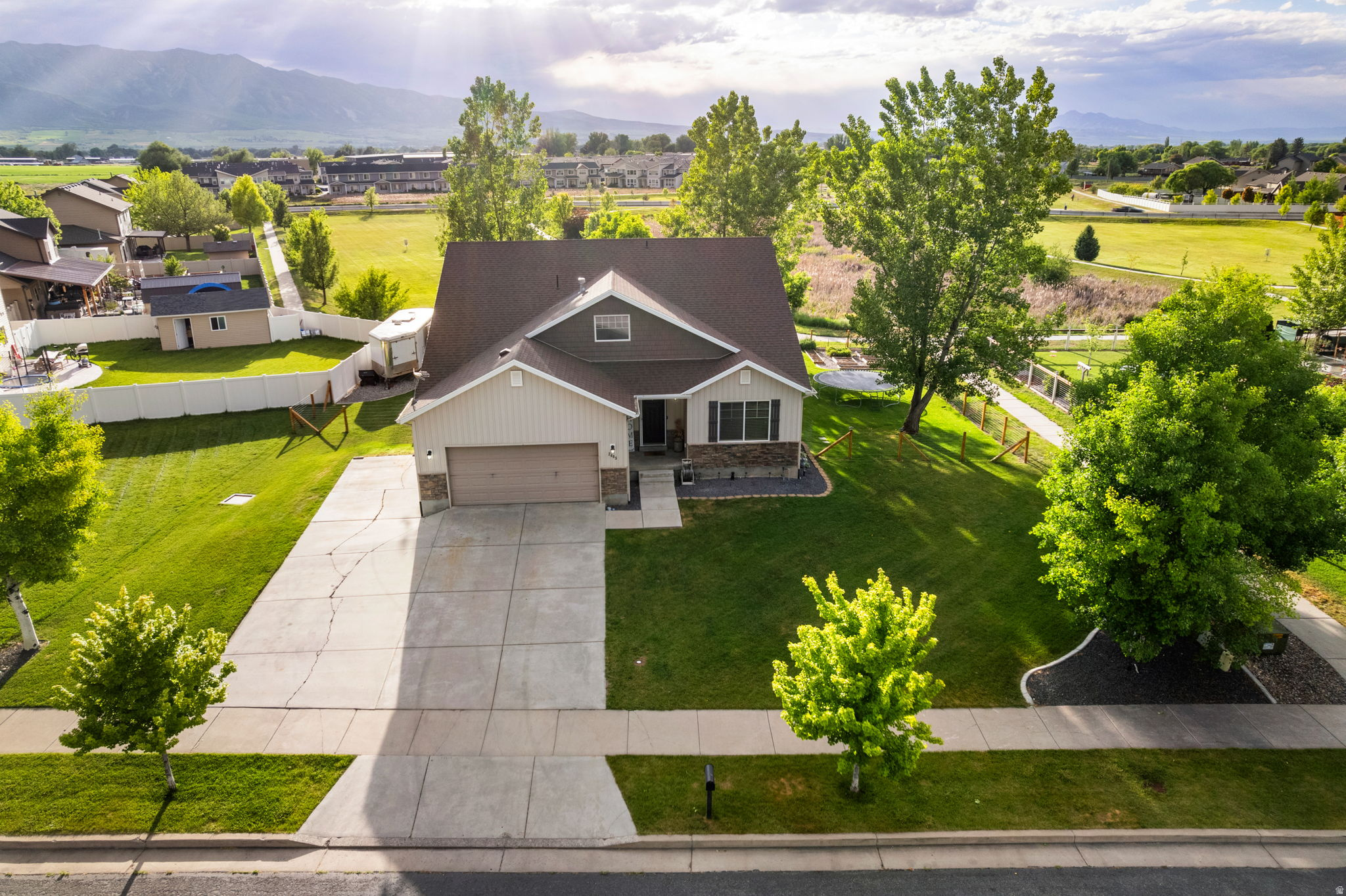 SUNRISE MEADOWS - Residential