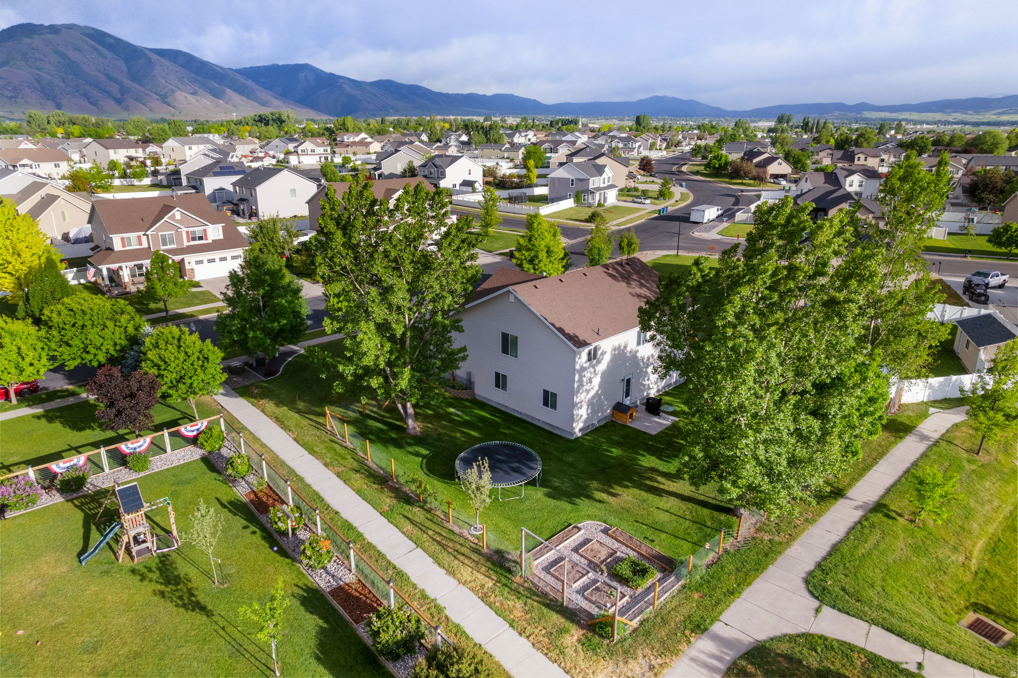 SUNRISE MEADOWS - Residential