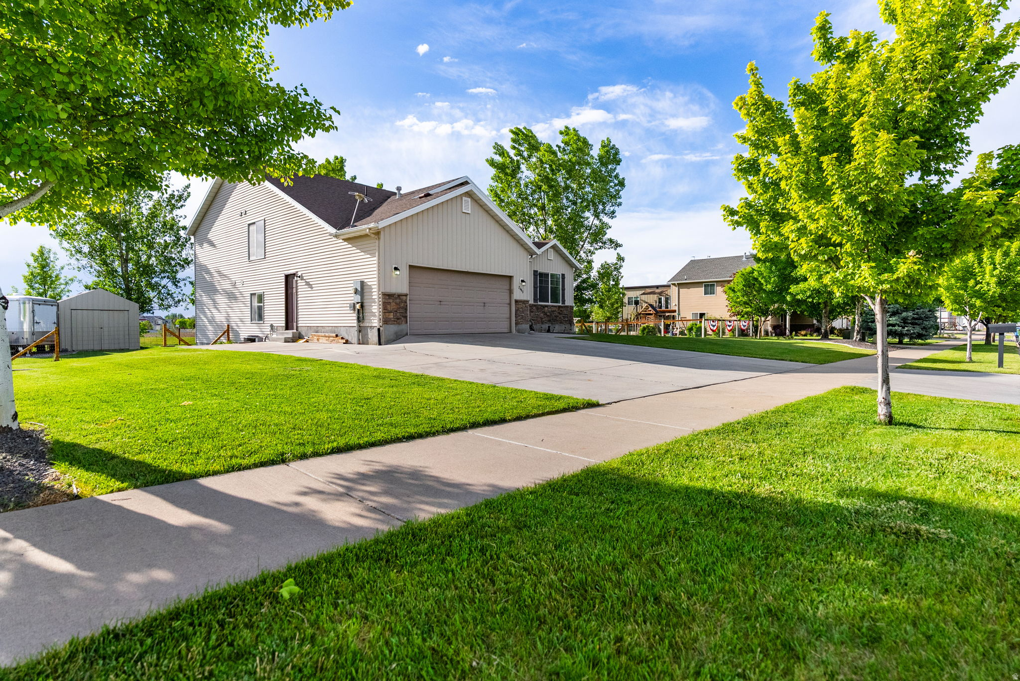 SUNRISE MEADOWS - Residential