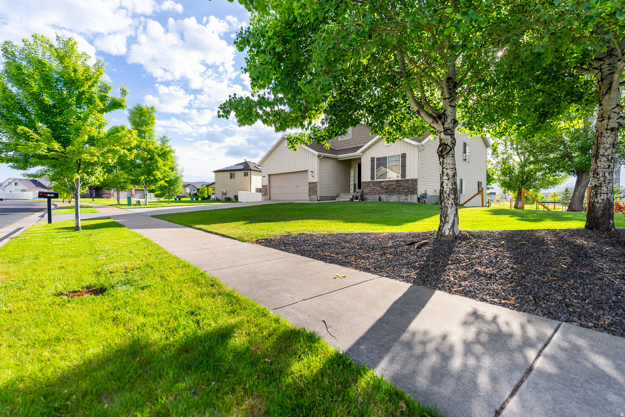 SUNRISE MEADOWS - Residential