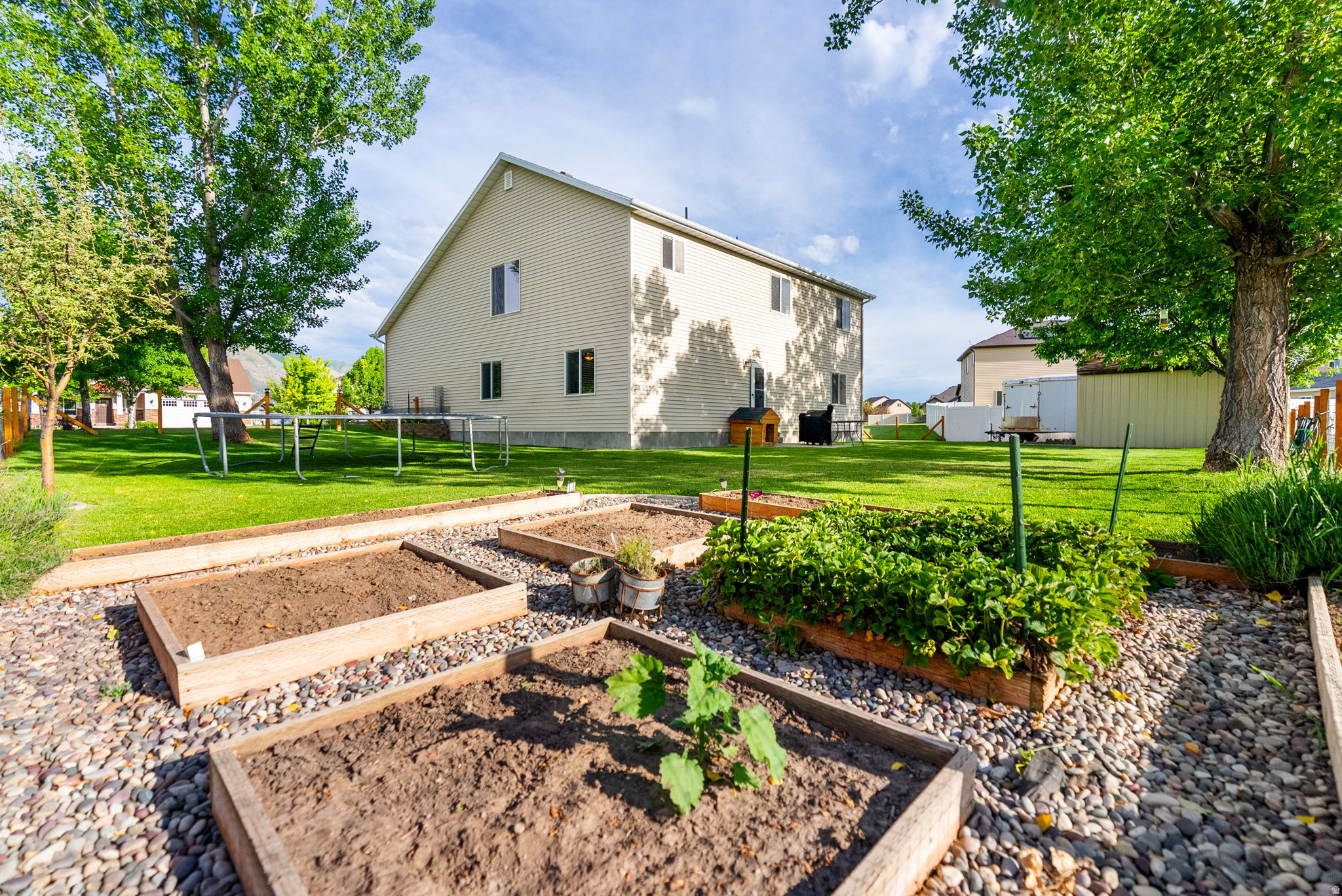 SUNRISE MEADOWS - Residential