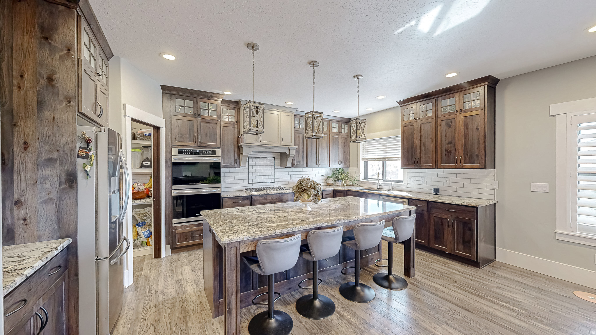 MOUNTAIN VIEW - Residential