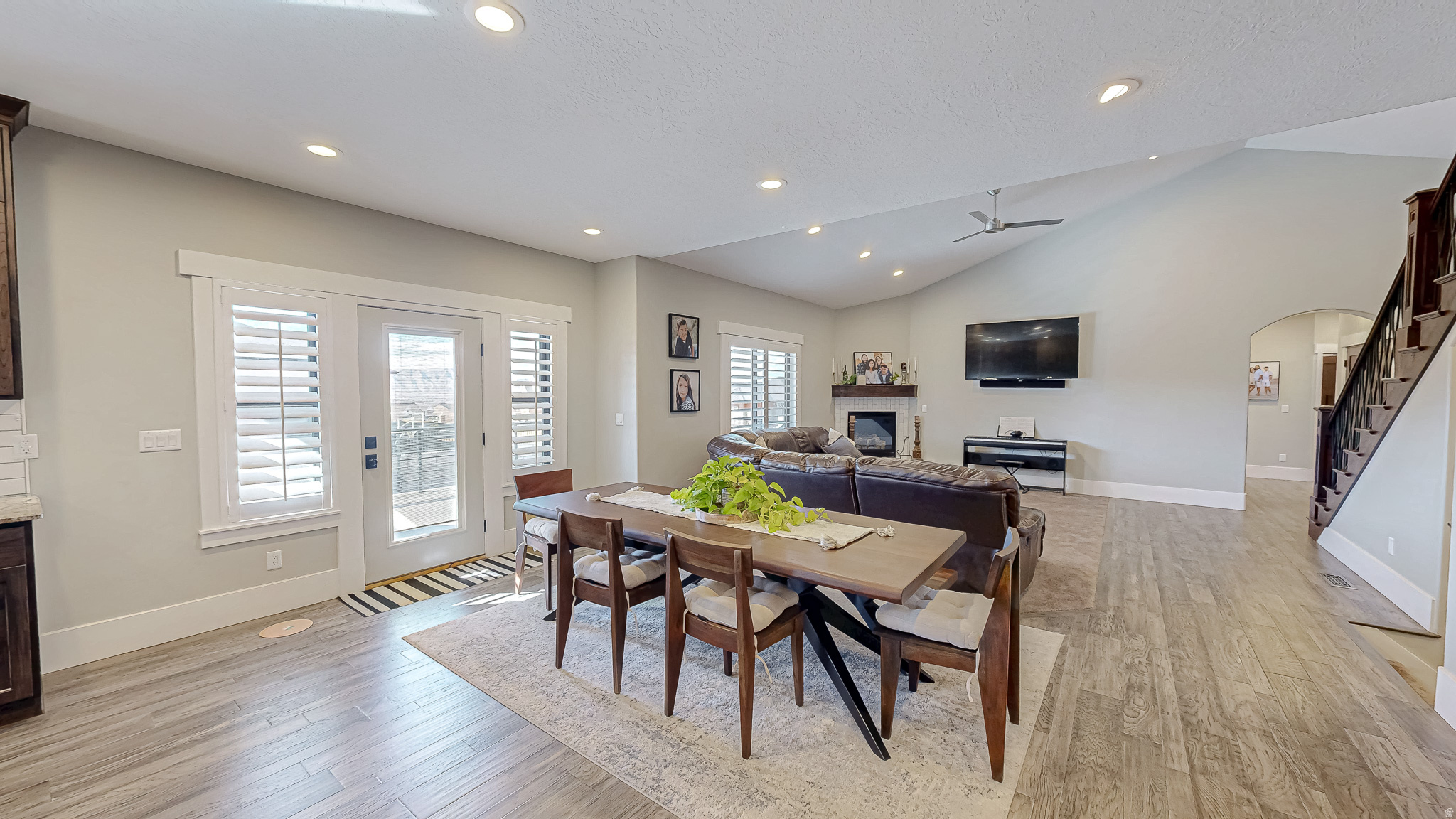 MOUNTAIN VIEW - Residential