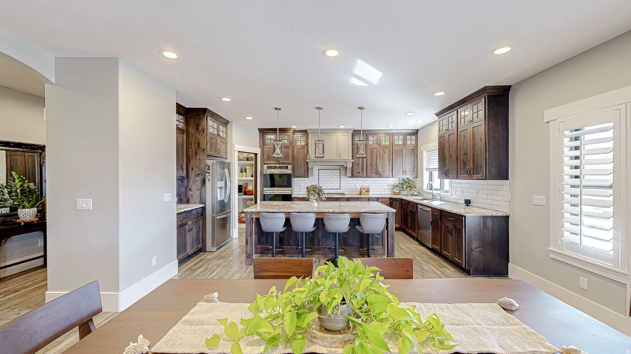 MOUNTAIN VIEW - Residential