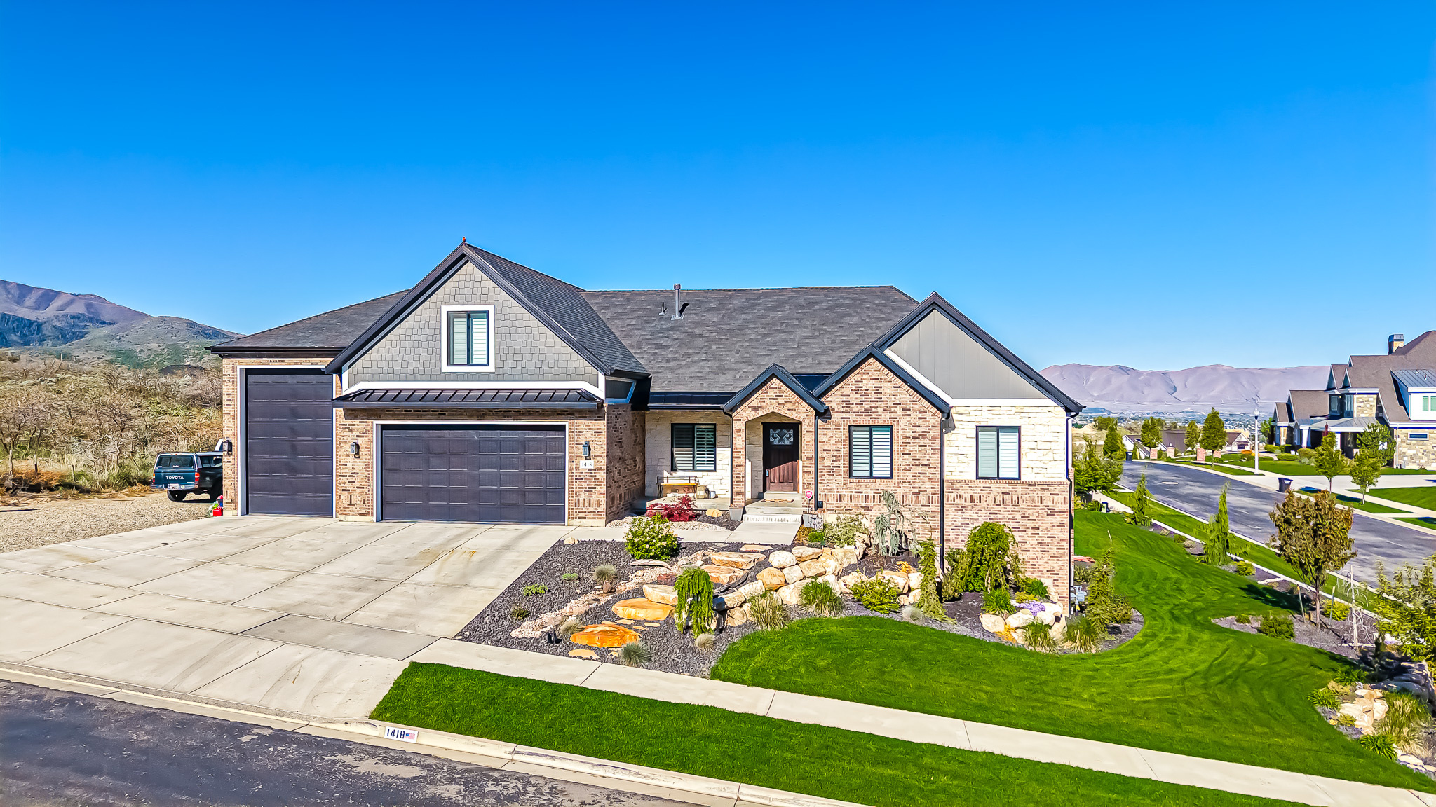 MOUNTAIN VIEW - Residential