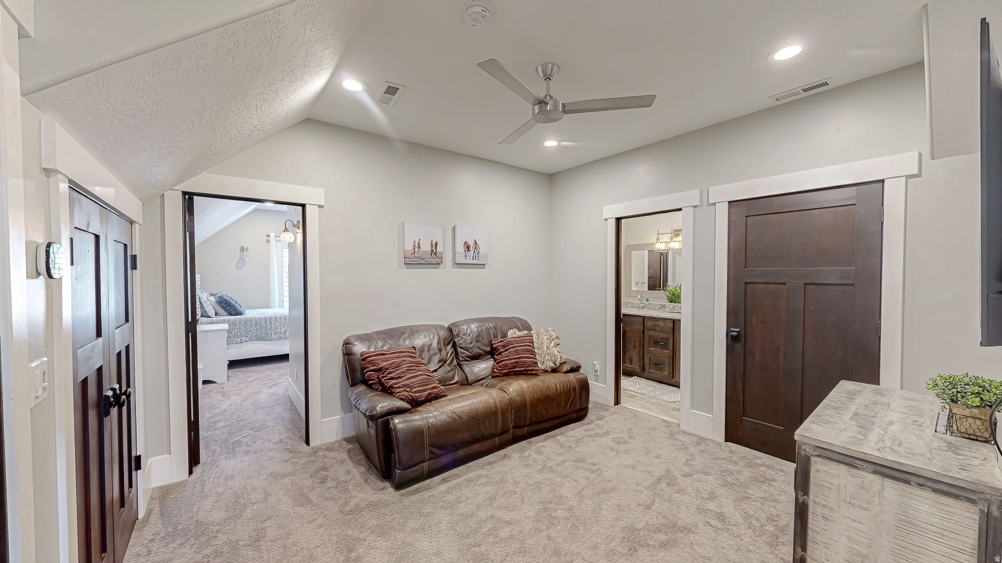 MOUNTAIN VIEW - Residential