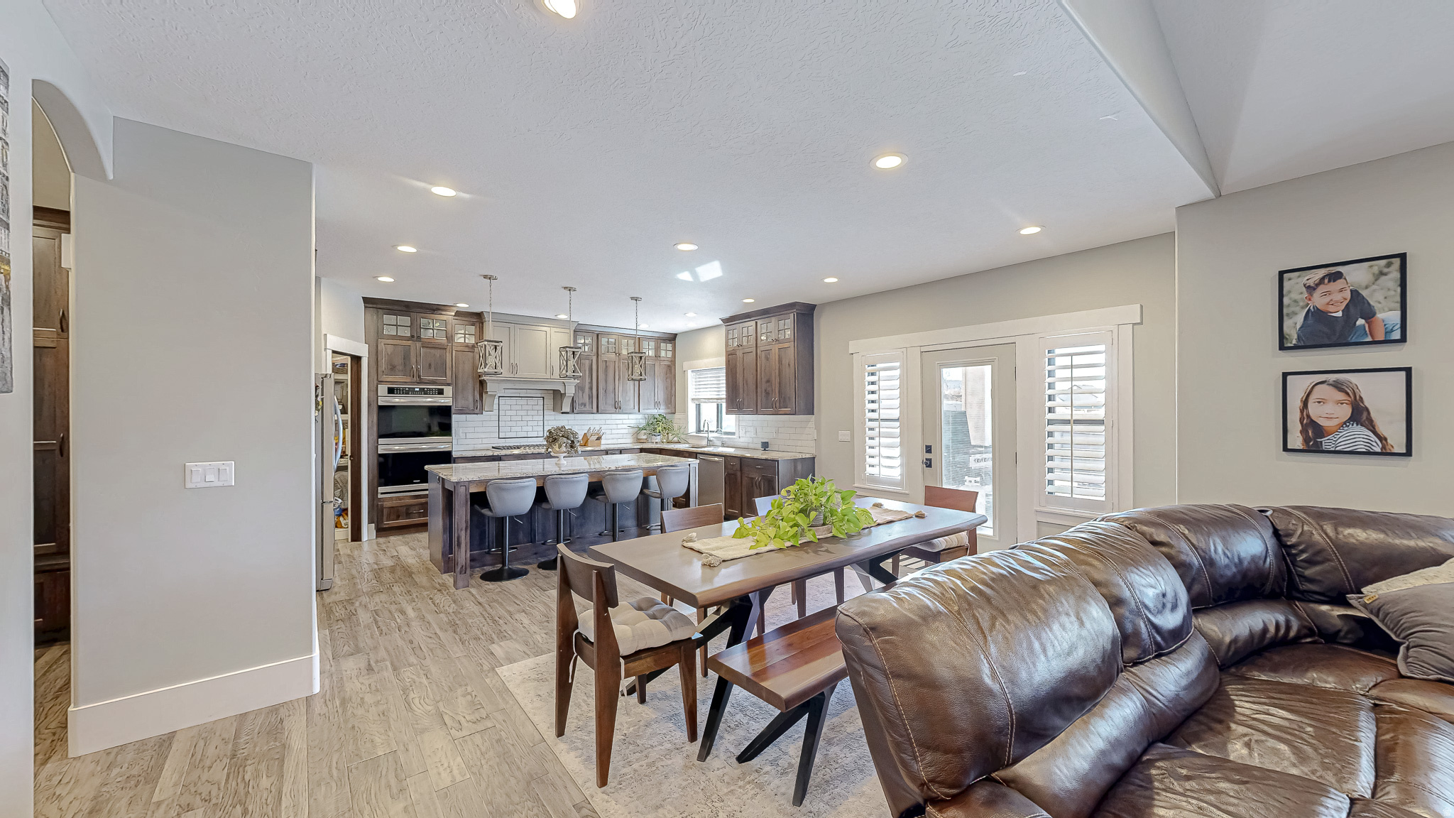 MOUNTAIN VIEW - Residential