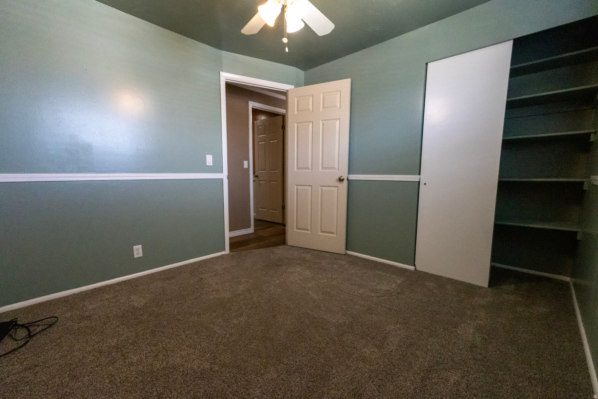 CAMELOT #4 - Residential