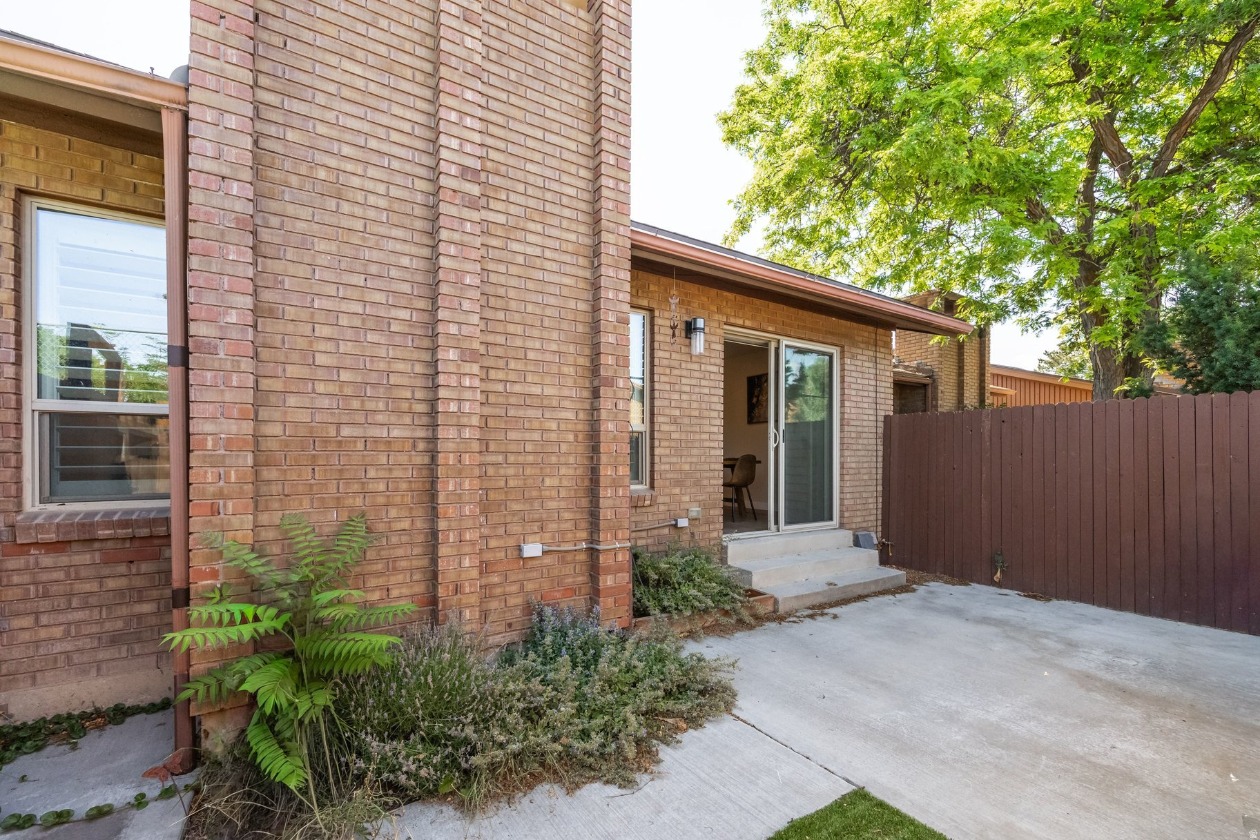 CAPSTONE - Residential