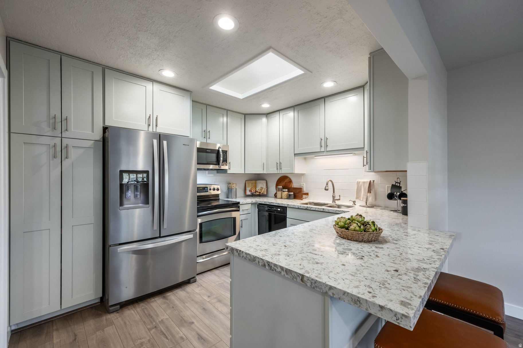CAPSTONE - Residential