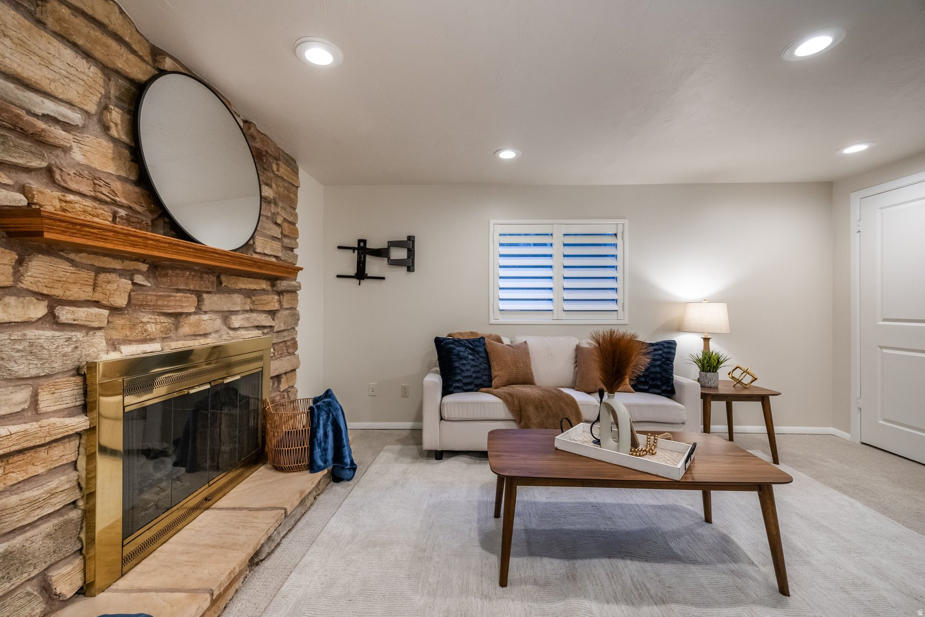 CAPSTONE - Residential