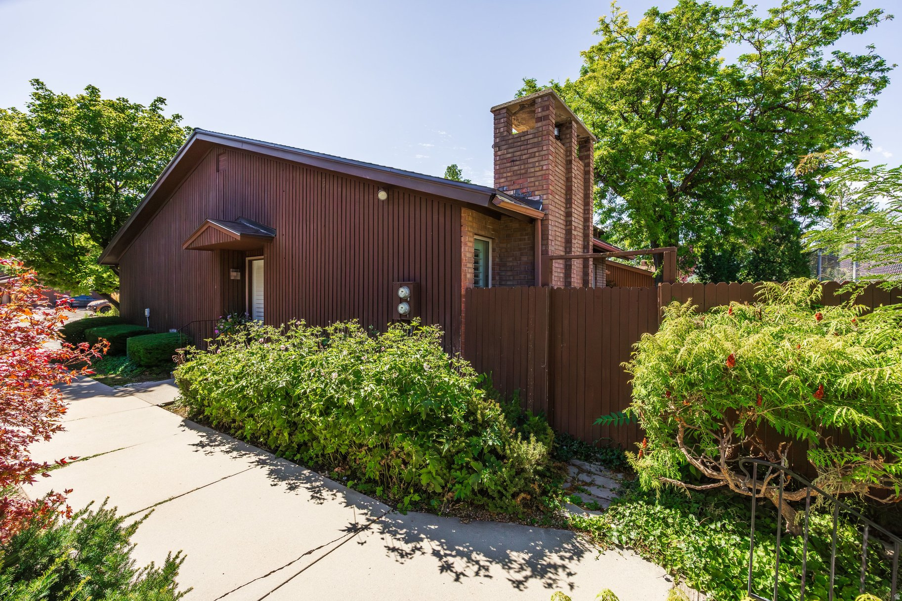 CAPSTONE - Residential