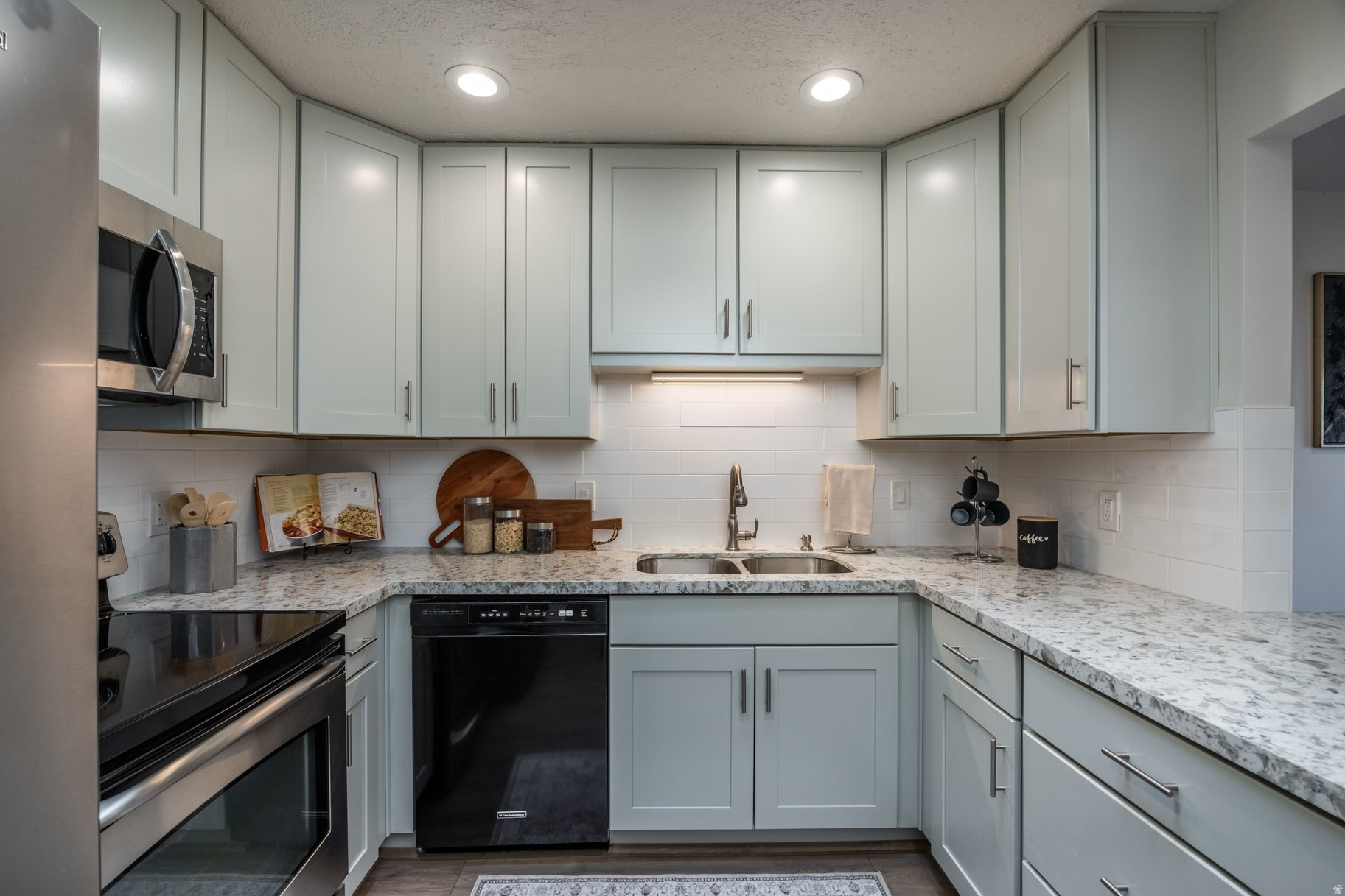 CAPSTONE - Residential