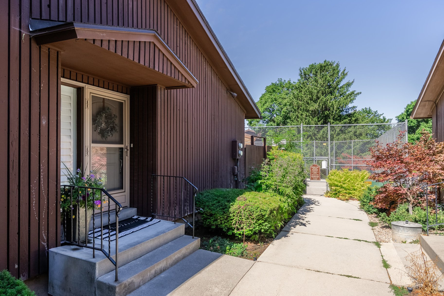 CAPSTONE - Residential