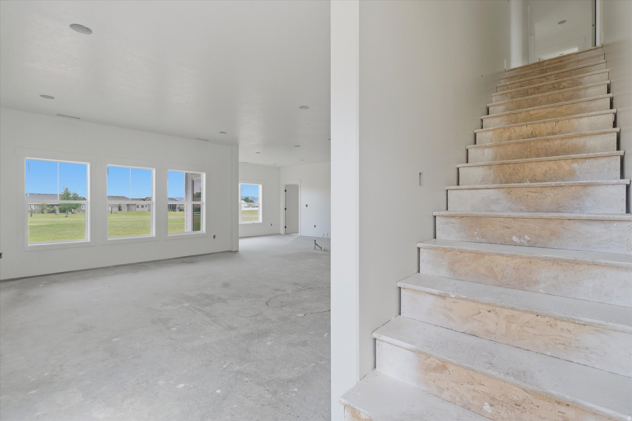 COUNTRY CLUB ESTATES - Residential