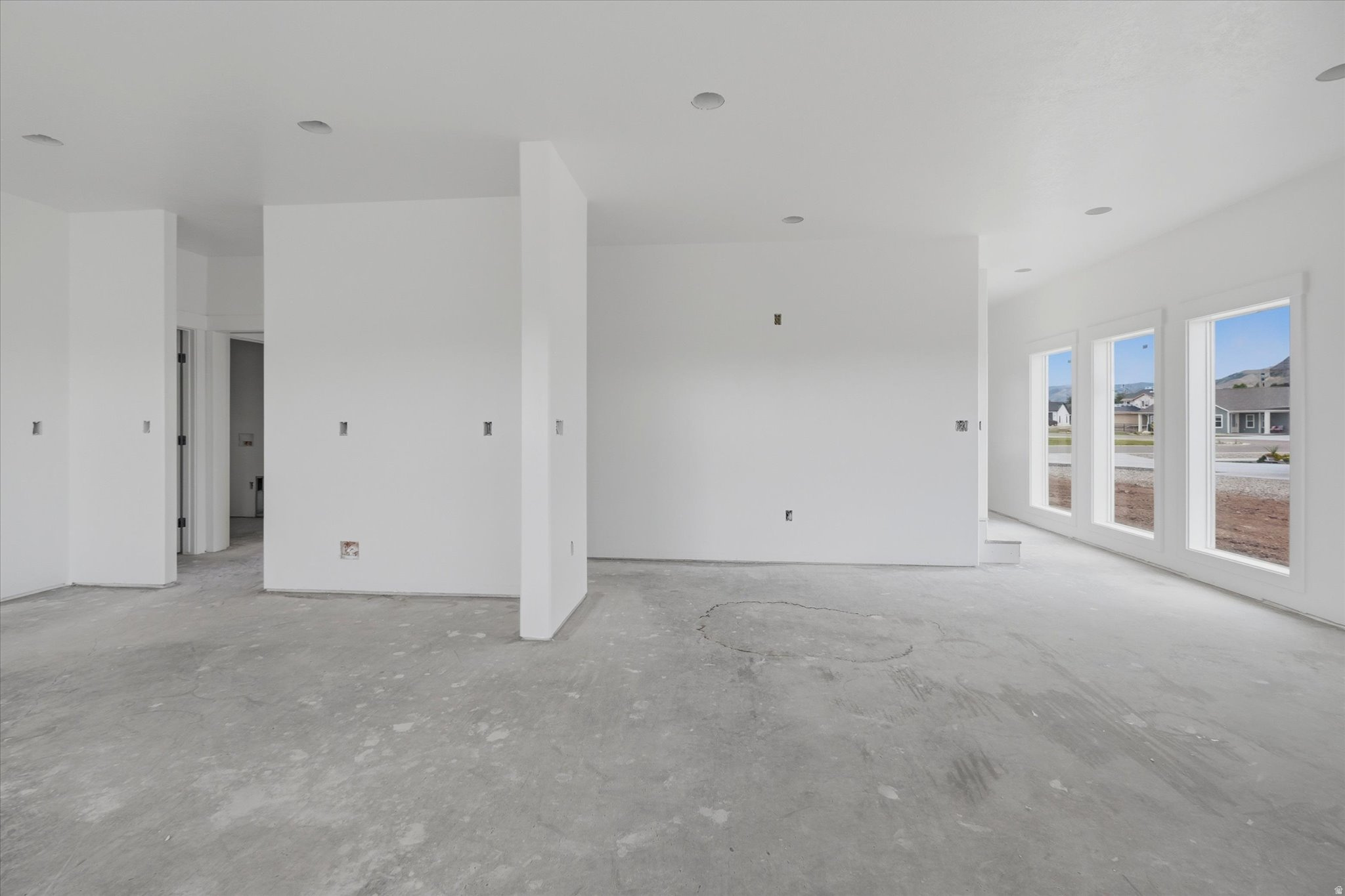 COUNTRY CLUB ESTATES - Residential