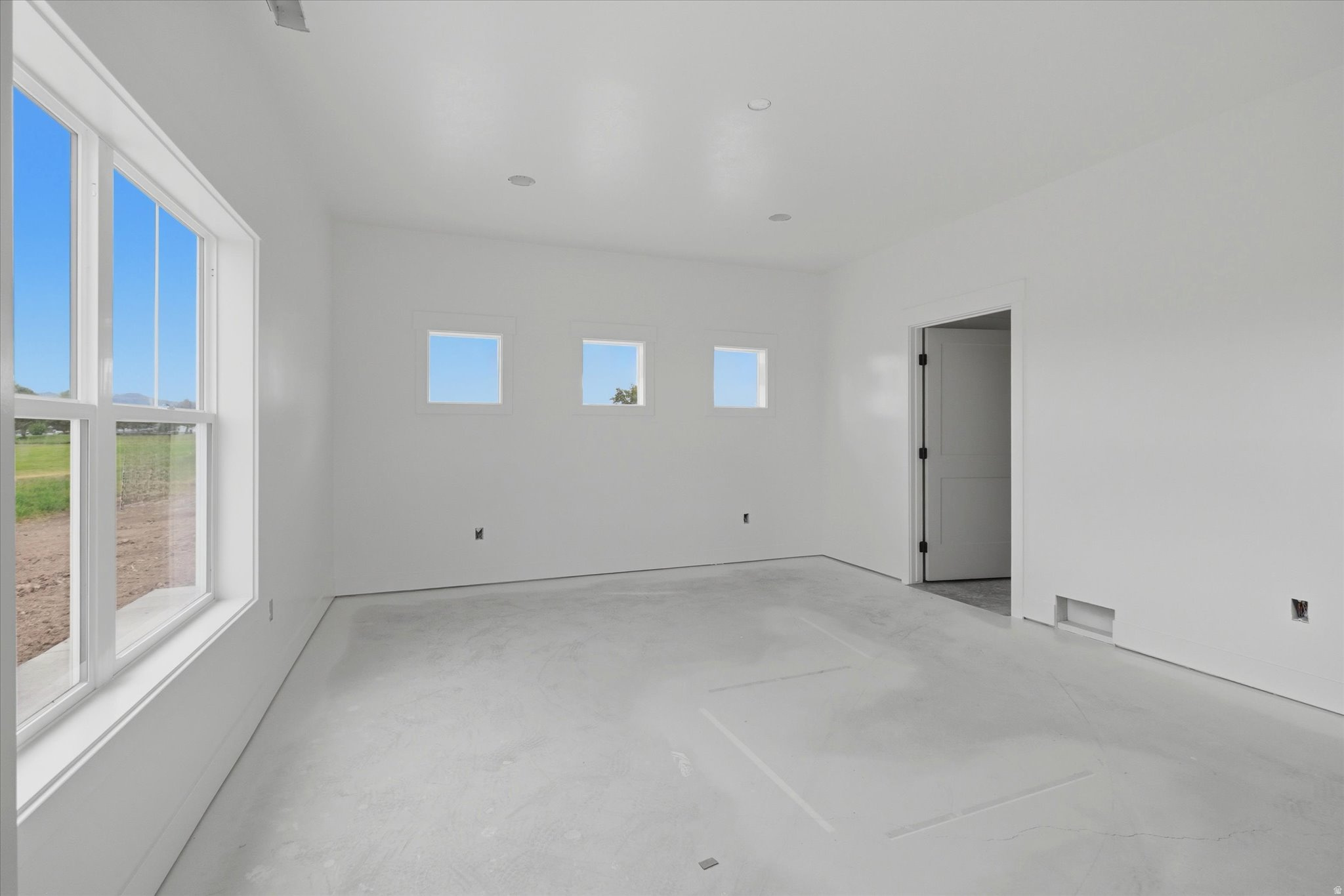 COUNTRY CLUB ESTATES - Residential