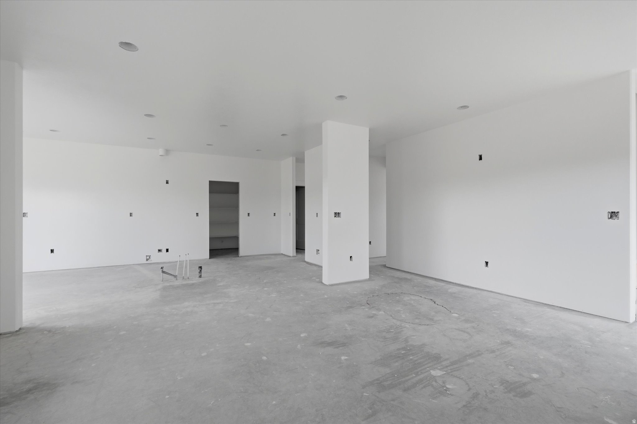 COUNTRY CLUB ESTATES - Residential