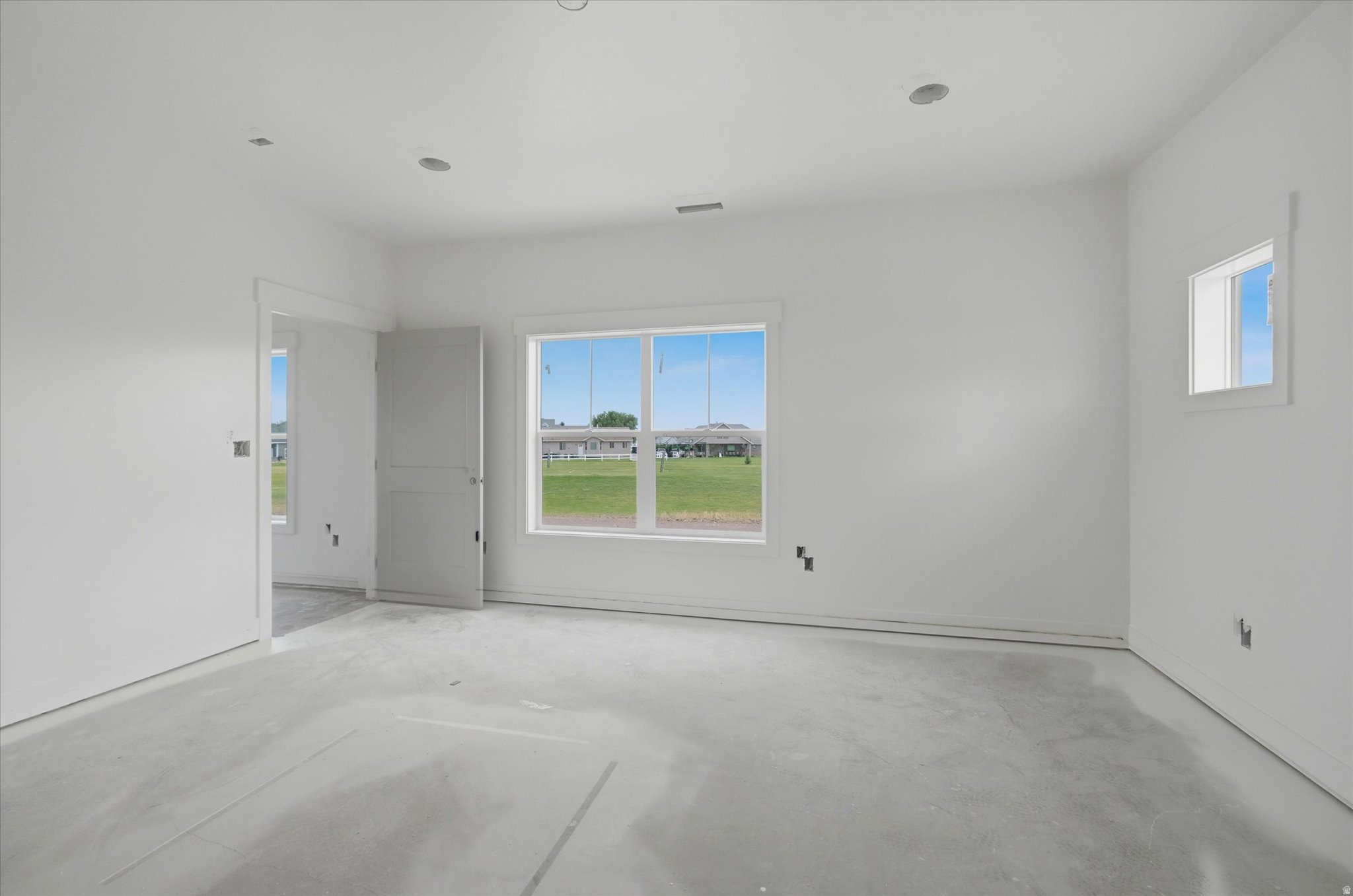 COUNTRY CLUB ESTATES - Residential
