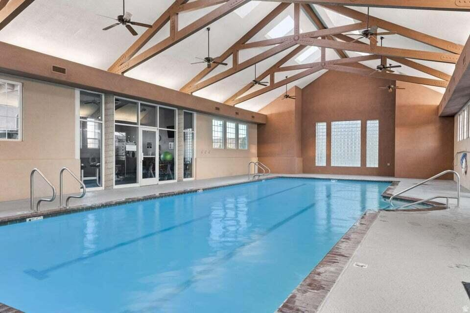 BRIDGEWATER TOWNHOMES AT SUNBROOK - Residential