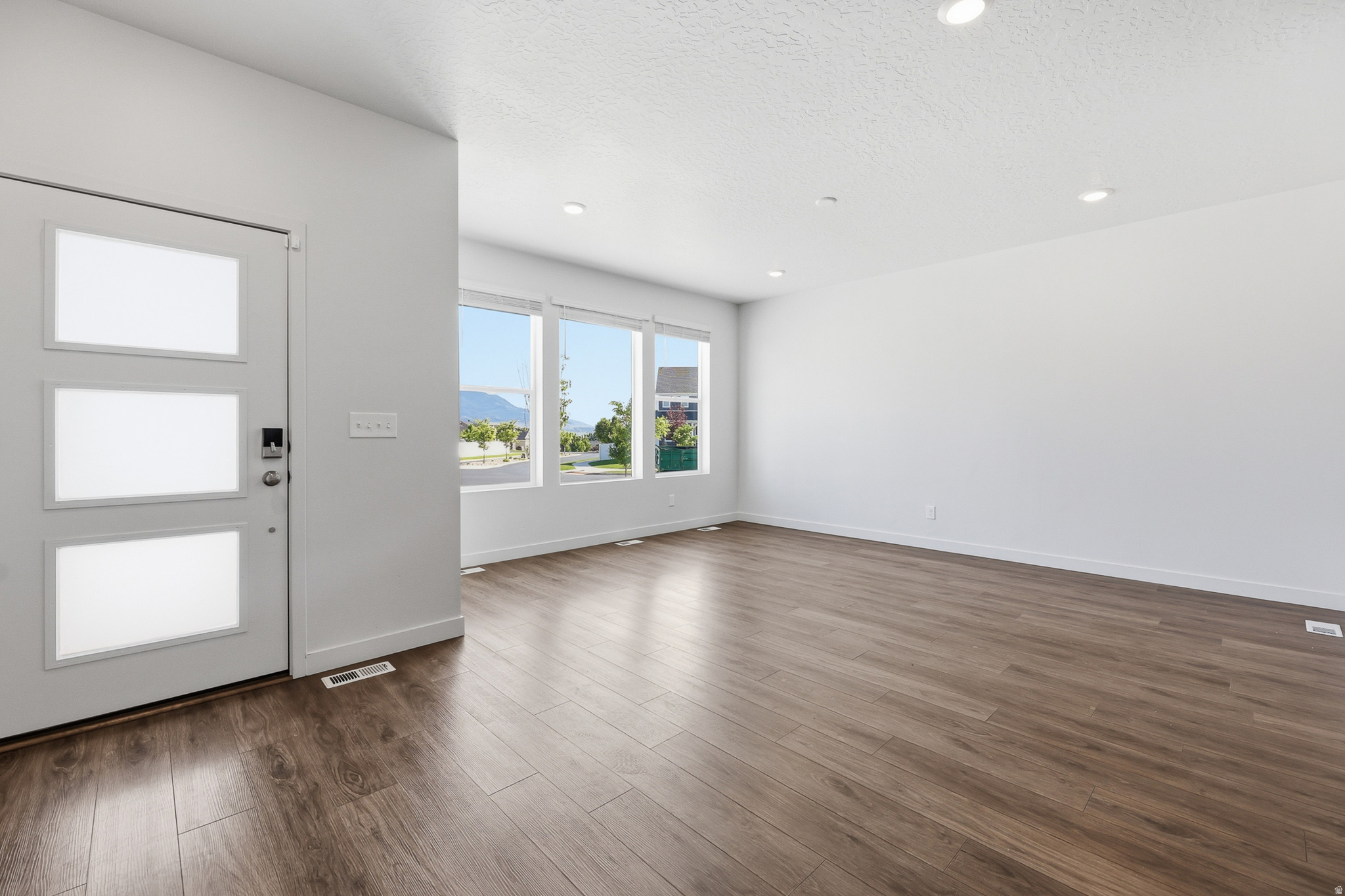 ESCALA - Residential