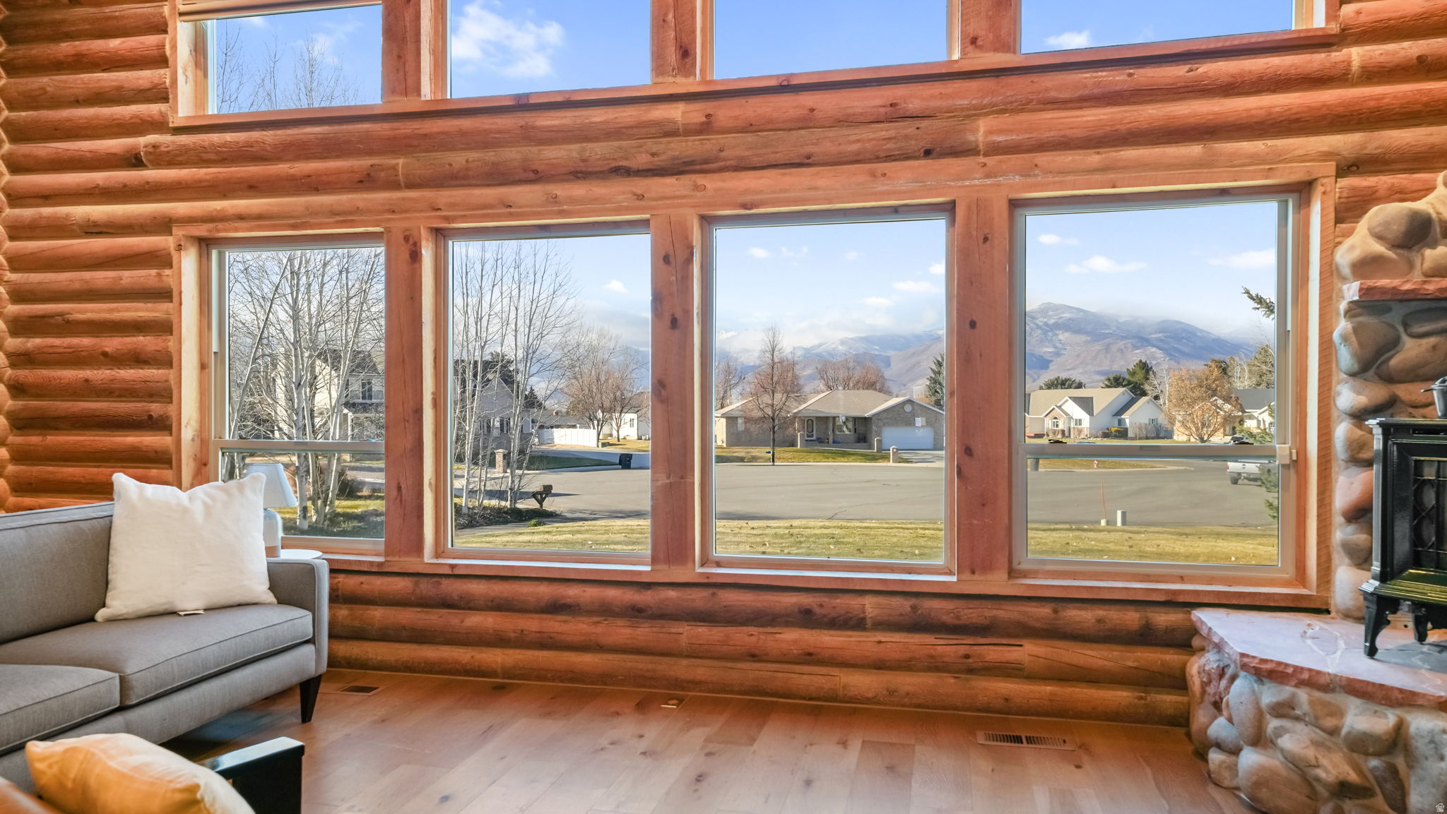MOUNTAIN VIEW ESTATES - Residential