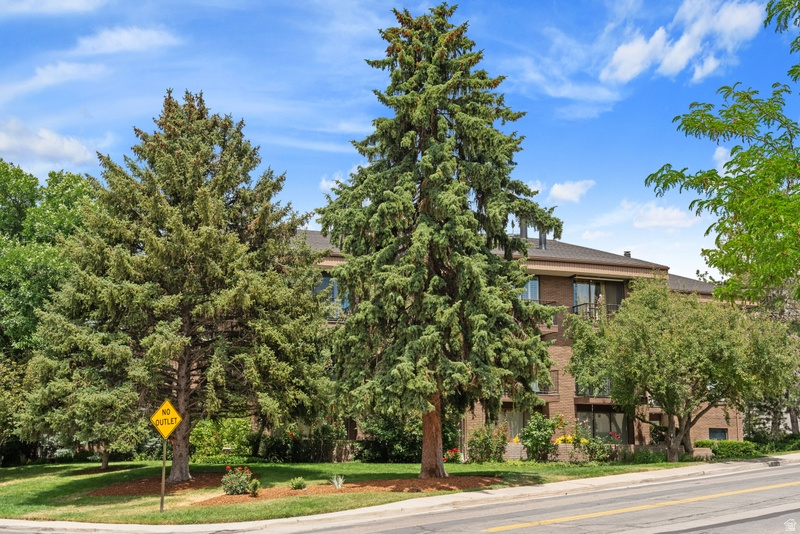 OAKWOOD GARDENS - Residential
