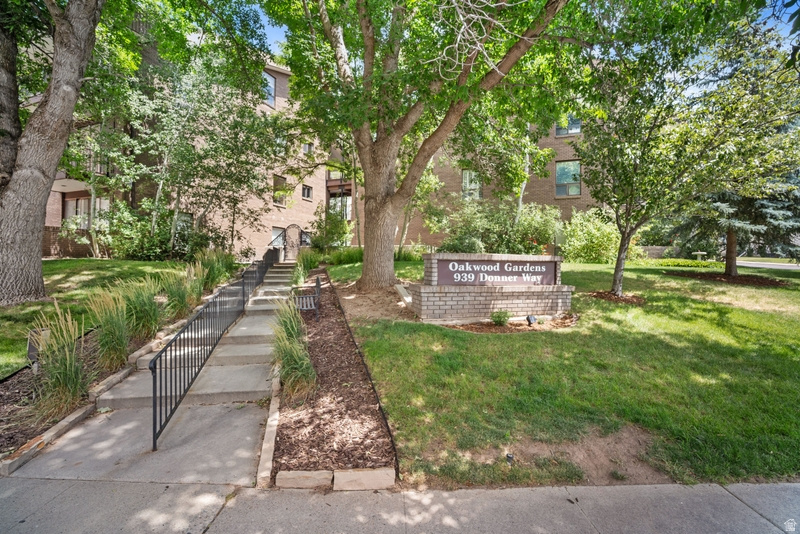 OAKWOOD GARDENS - Residential