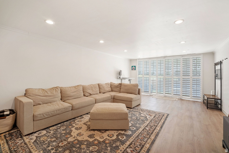 OAKWOOD GARDENS - Residential