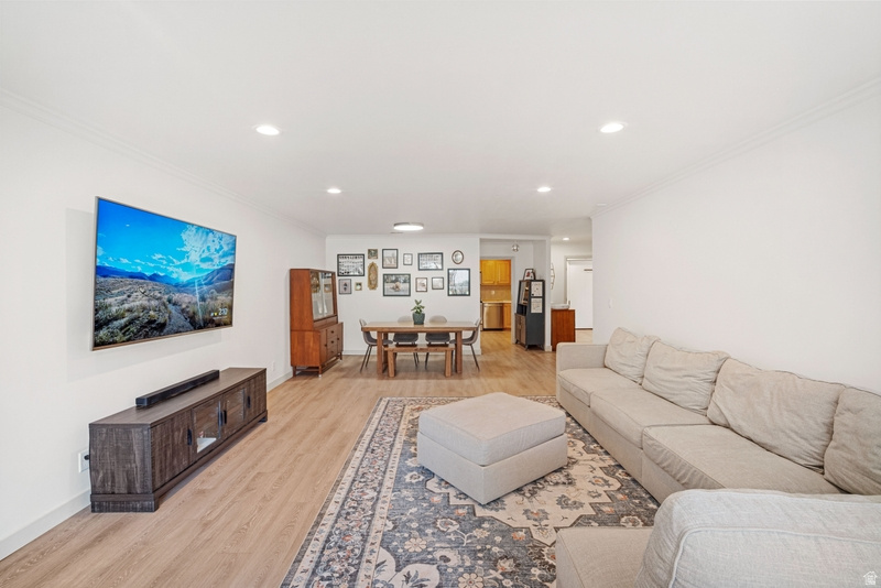 OAKWOOD GARDENS - Residential