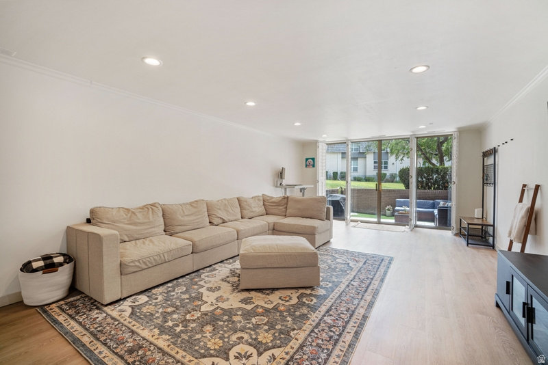 OAKWOOD GARDENS - Residential