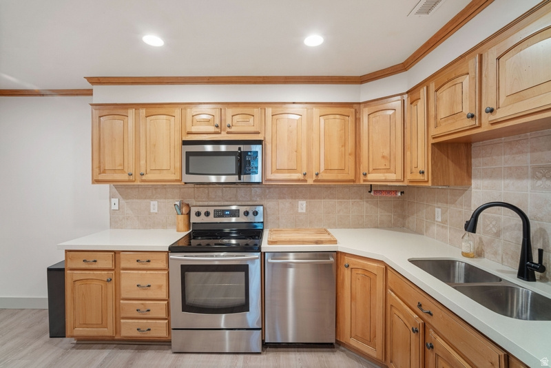 OAKWOOD GARDENS - Residential