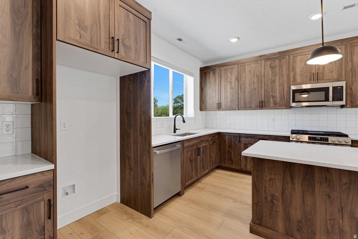 COTTONWOOD CREEK - Residential