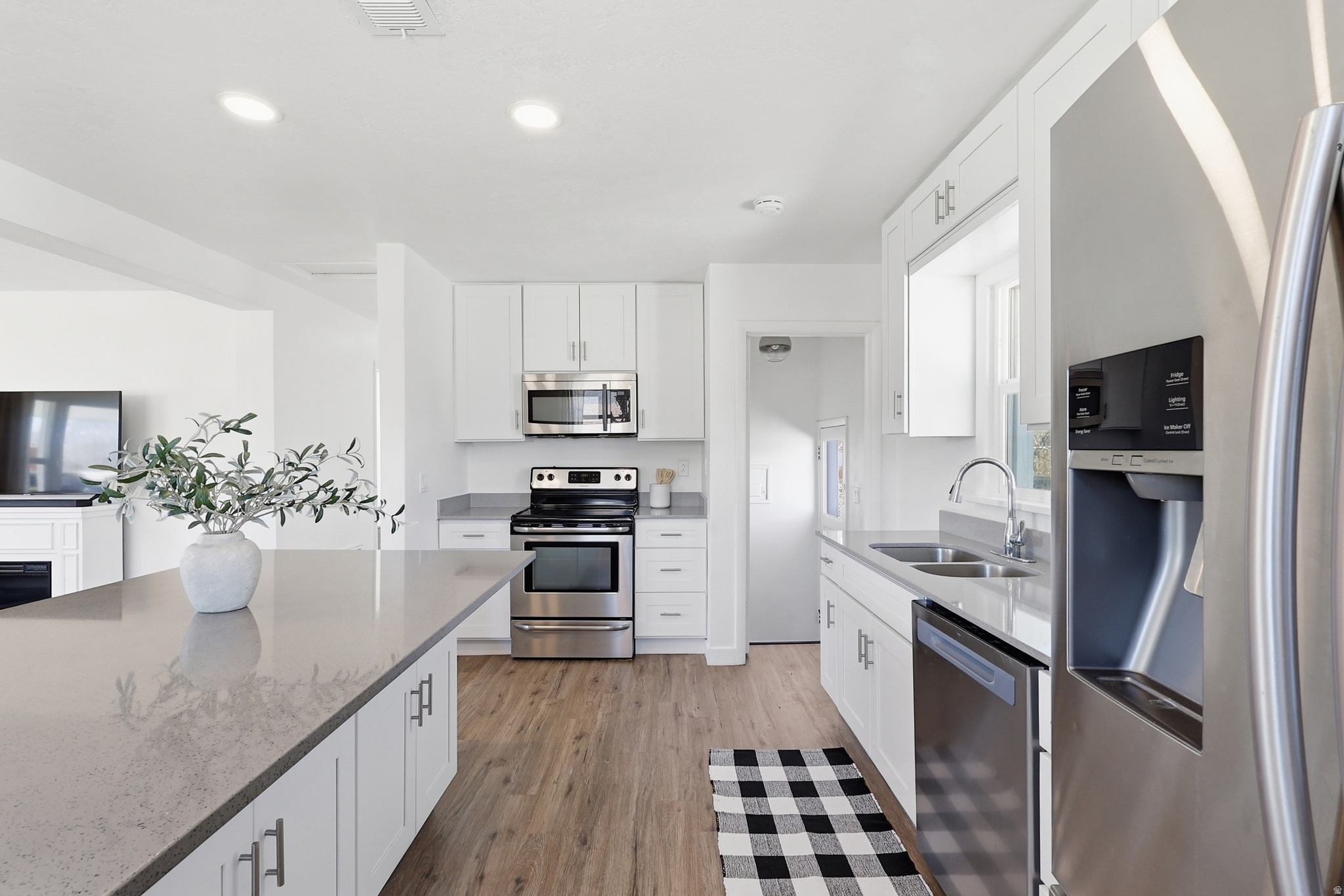 BEVERLY PLACE - Residential