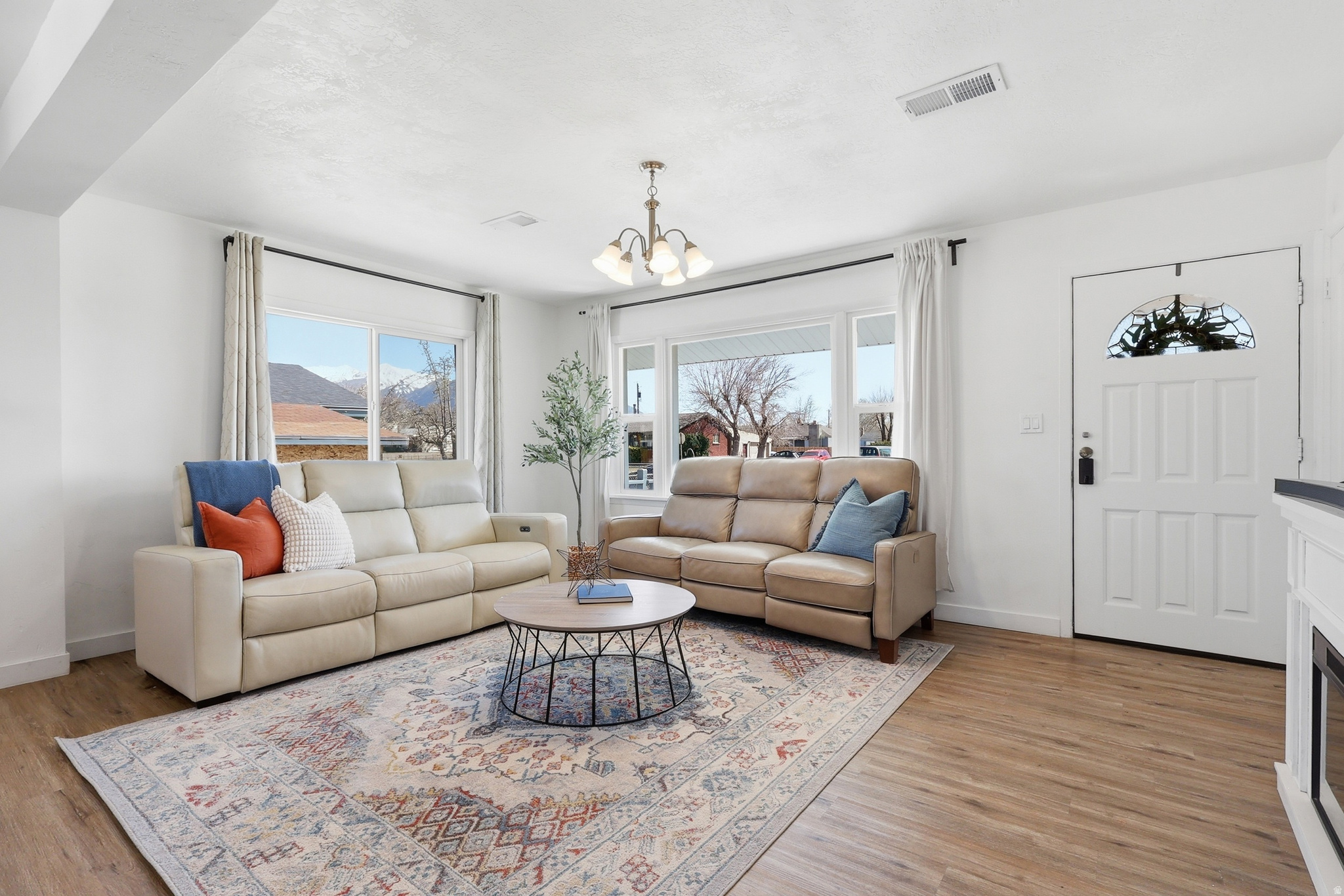 BEVERLY PLACE - Residential
