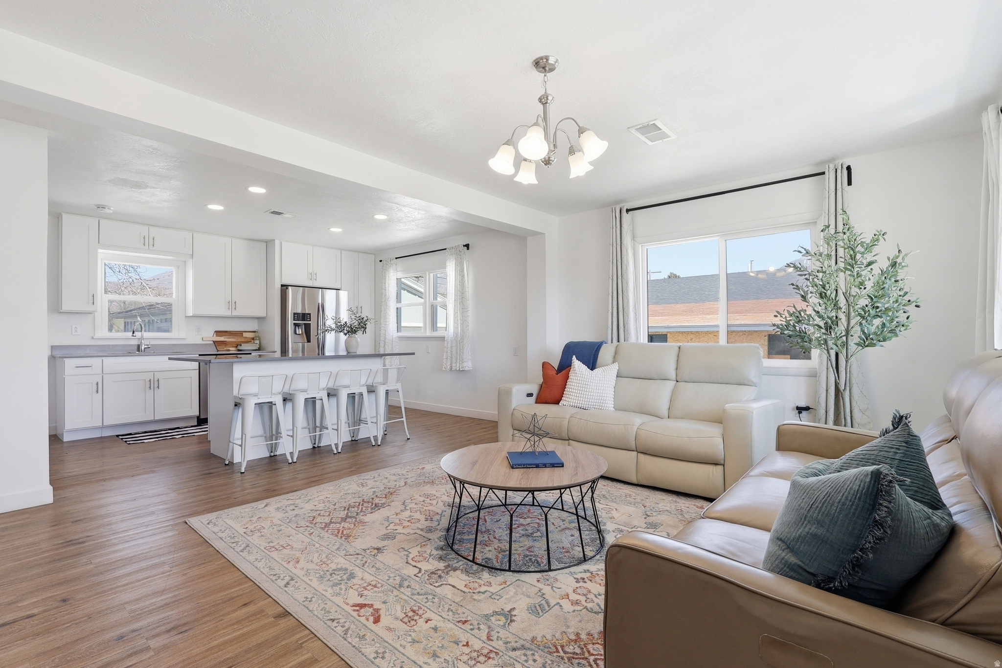 BEVERLY PLACE - Residential