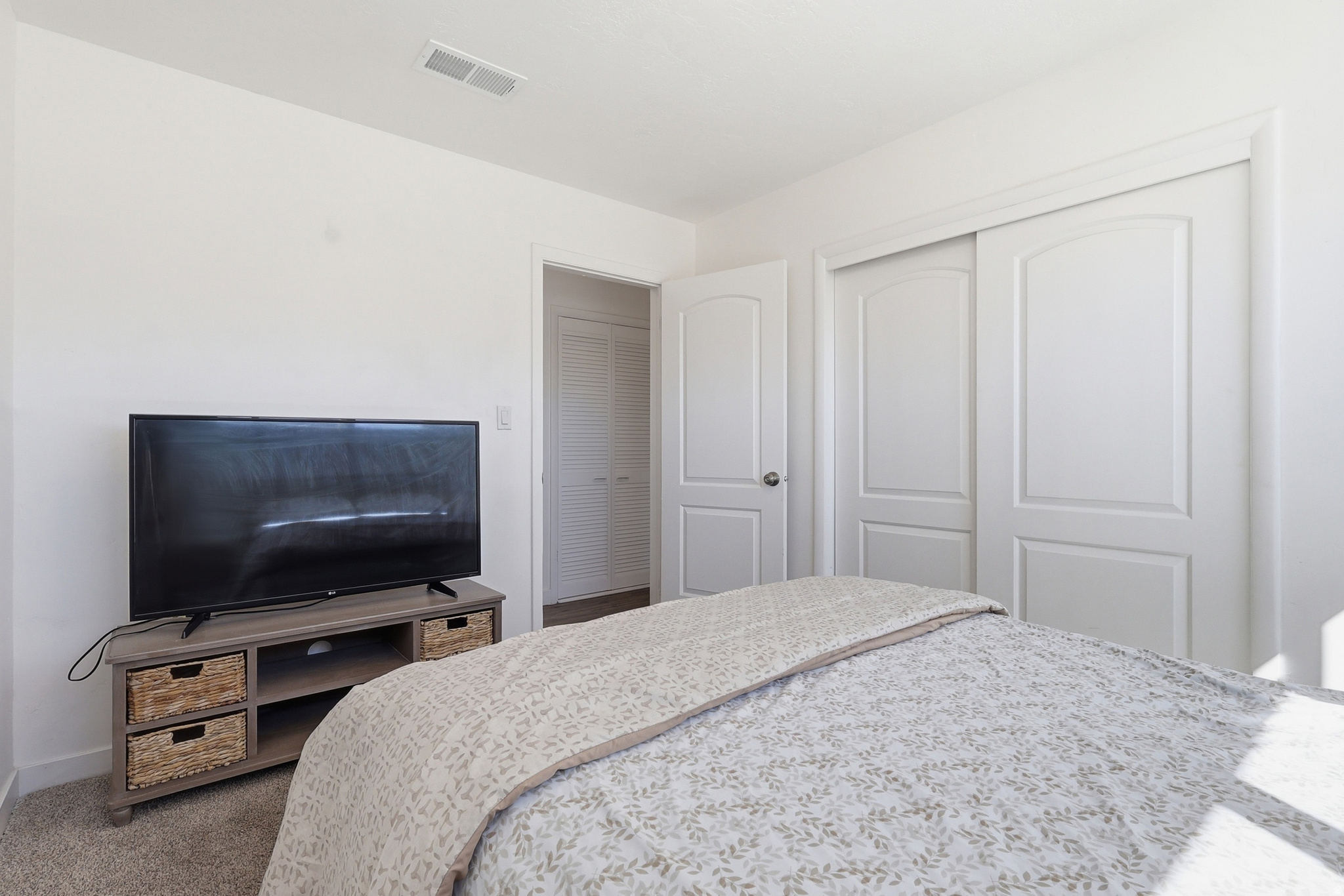 BEVERLY PLACE - Residential