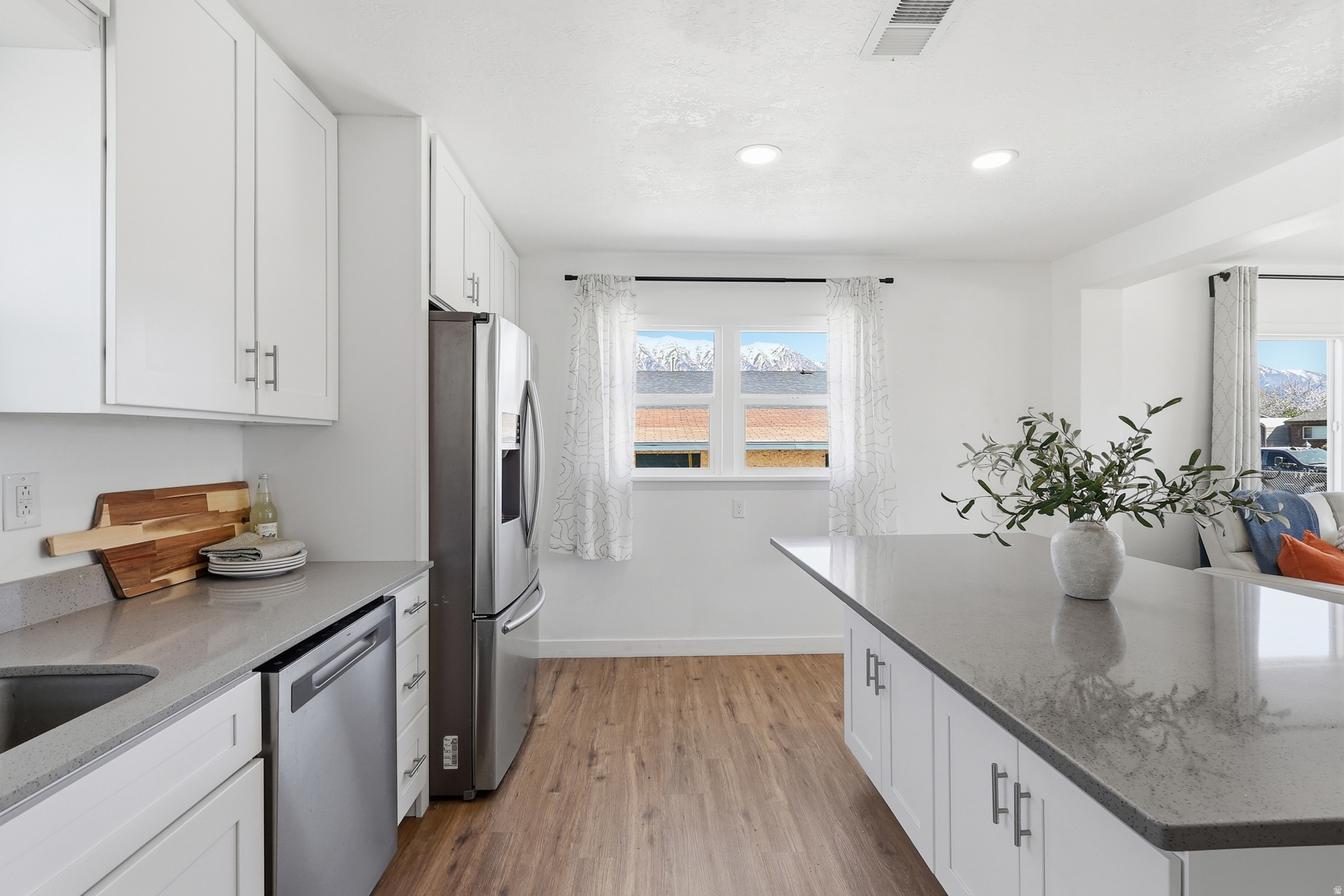 BEVERLY PLACE - Residential