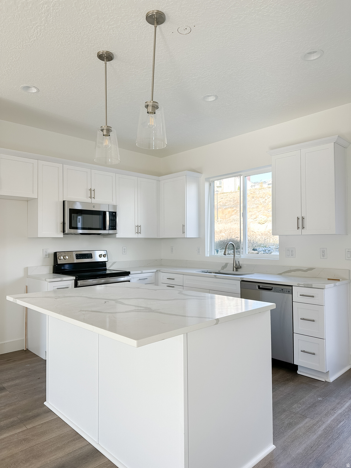 RIDGEVIEW - Residential
