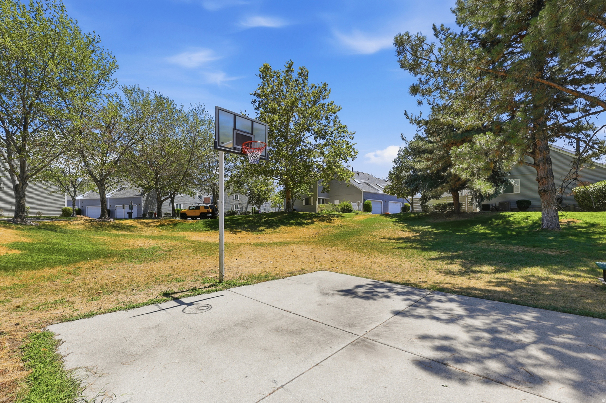 ESSEX COURT CONDOS - Residential
