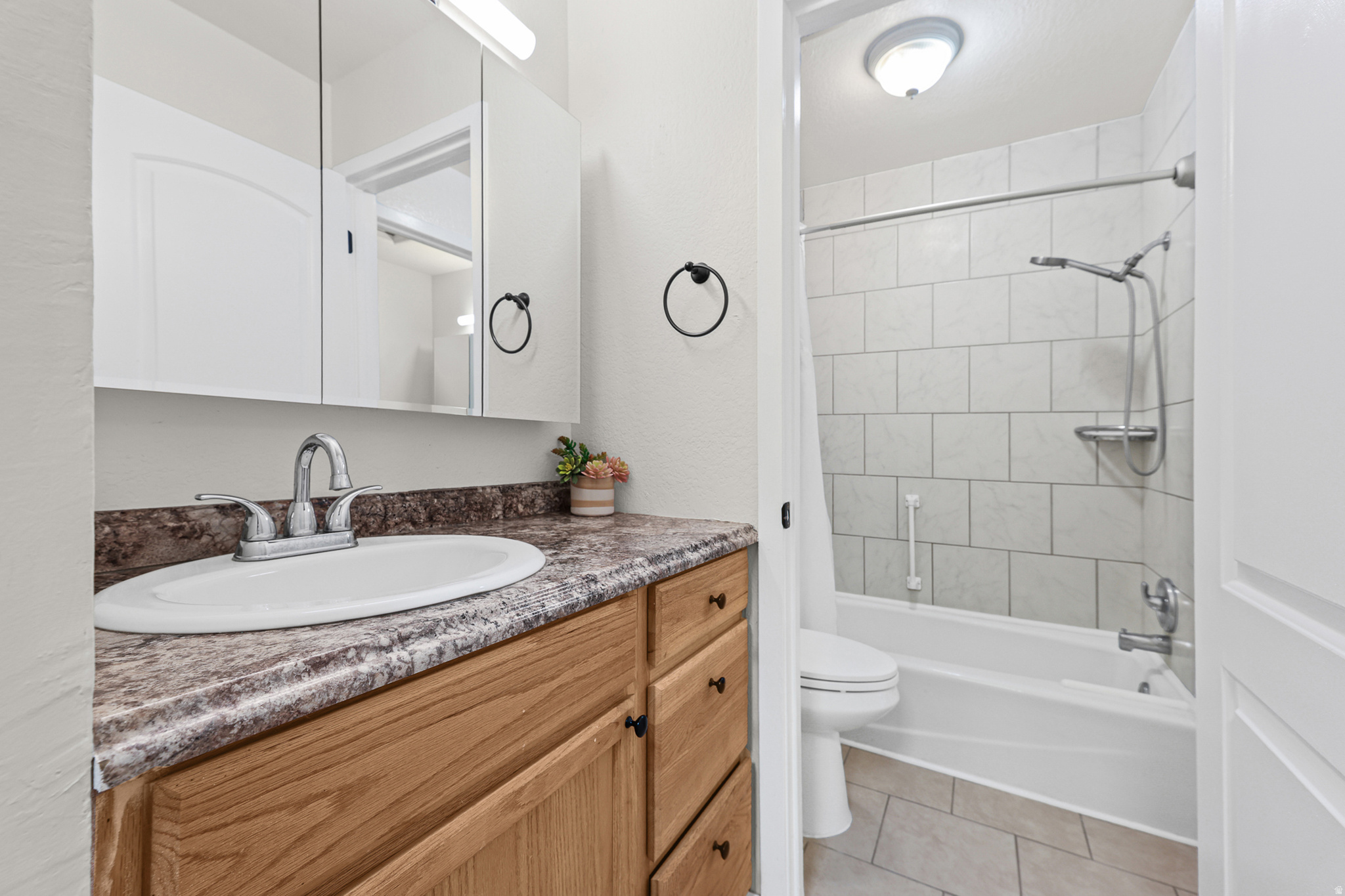 ESSEX COURT CONDOS - Residential