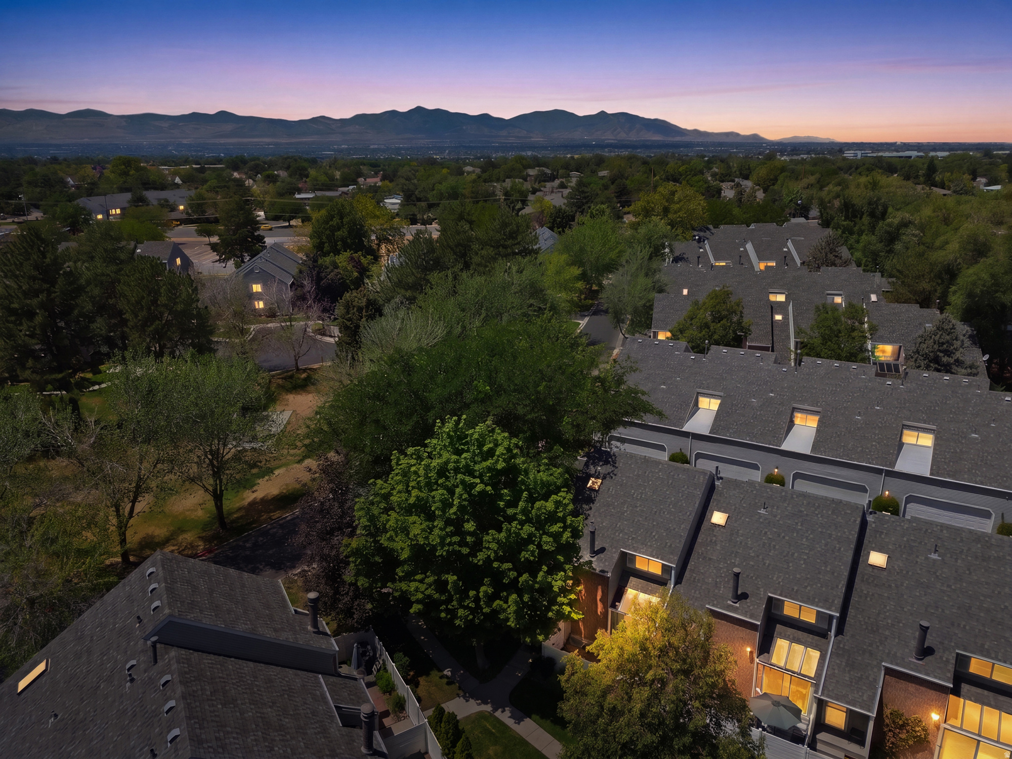 ESSEX COURT CONDOS - Residential