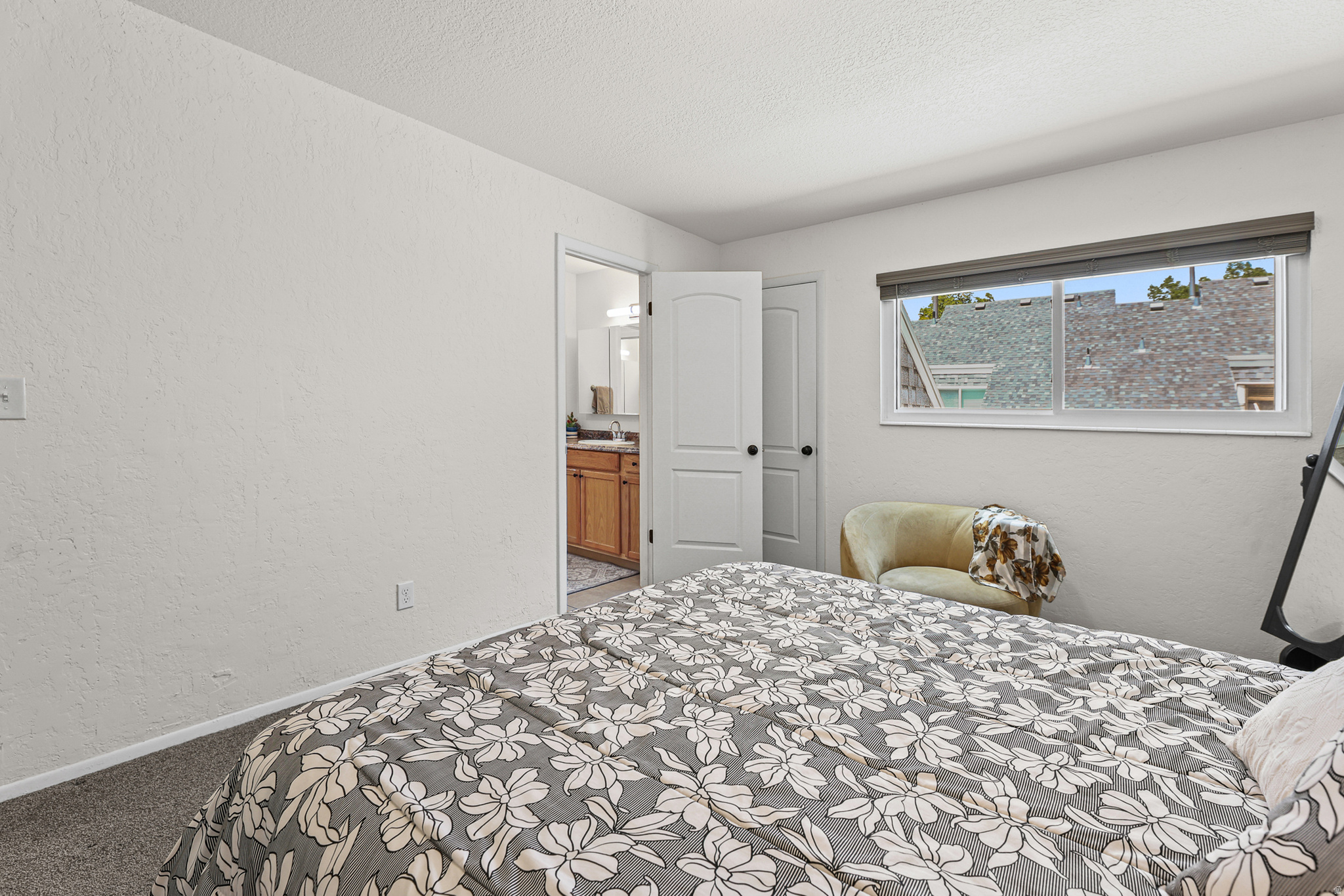 ESSEX COURT CONDOS - Residential
