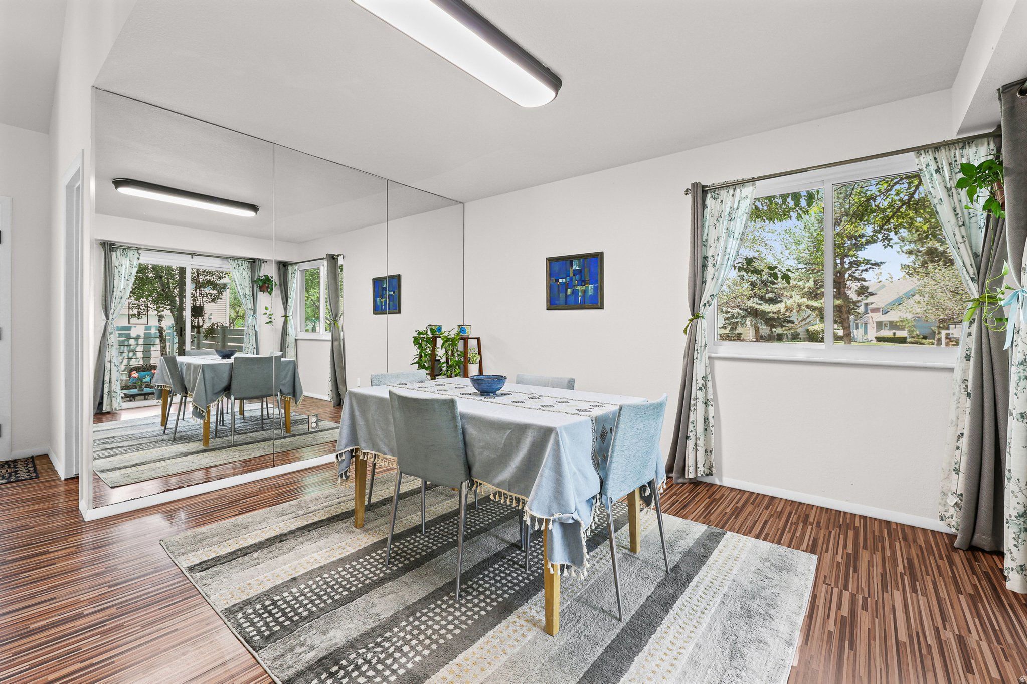 ESSEX COURT CONDOS - Residential