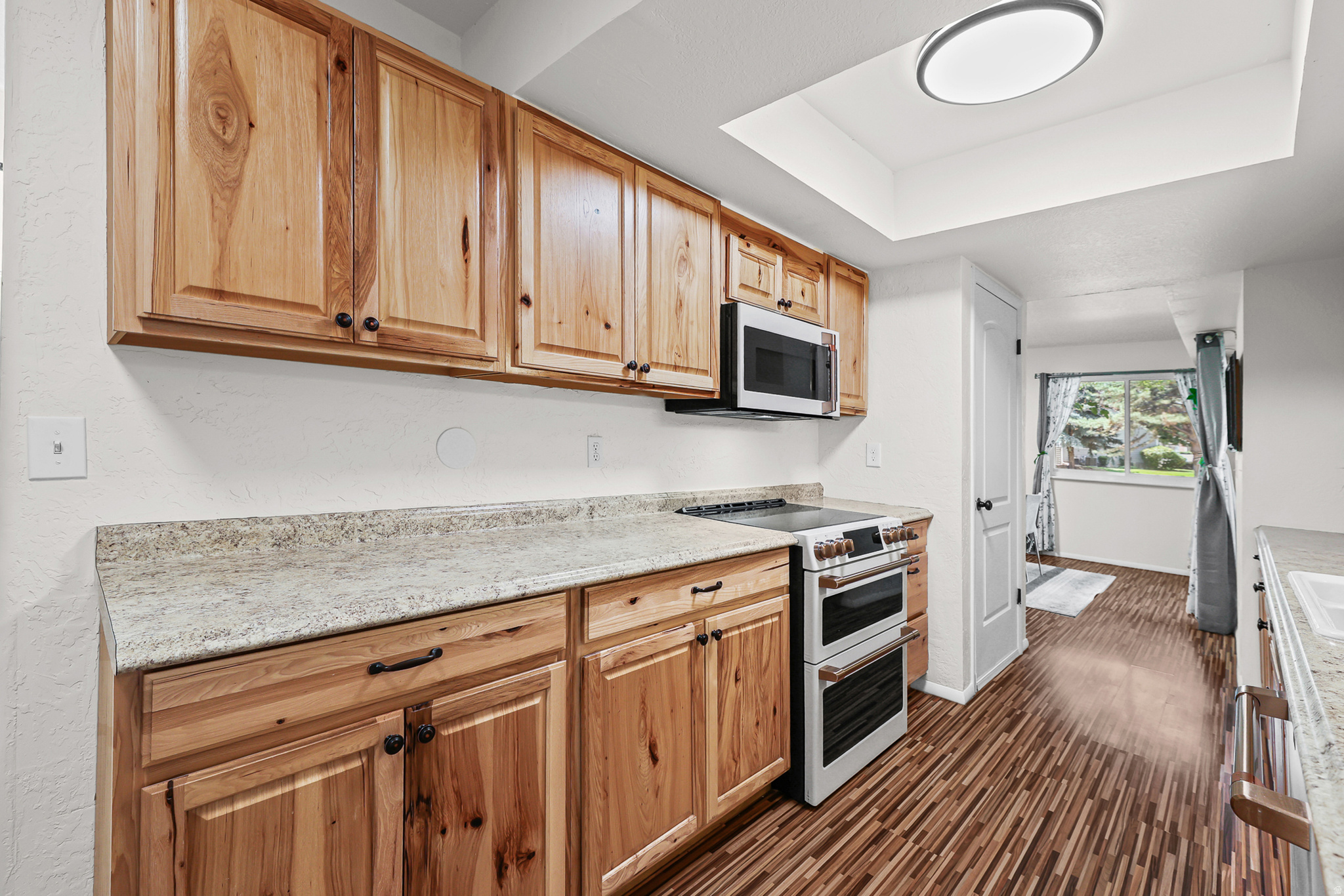 ESSEX COURT CONDOS - Residential