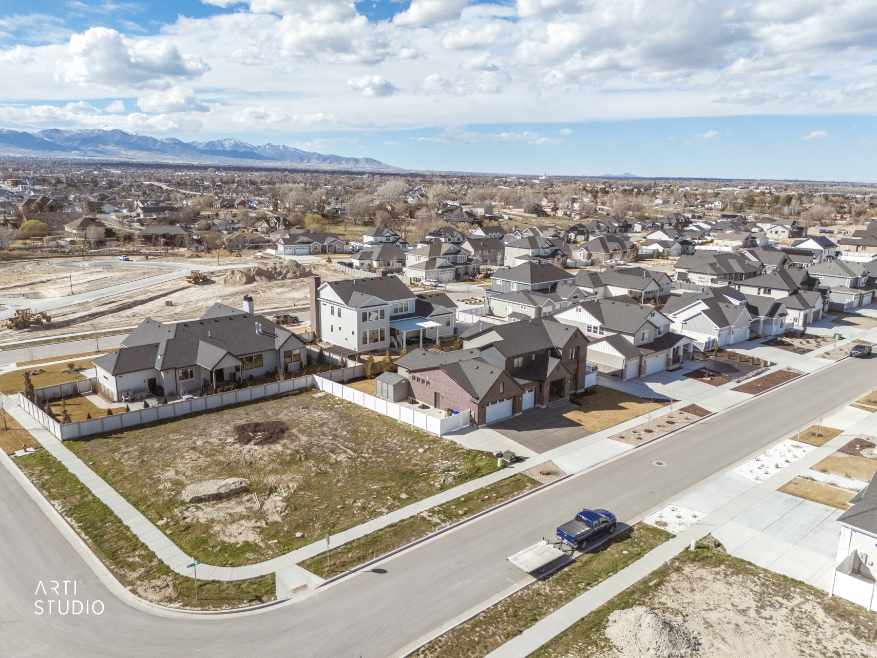 WILLOW CREEK - Residential