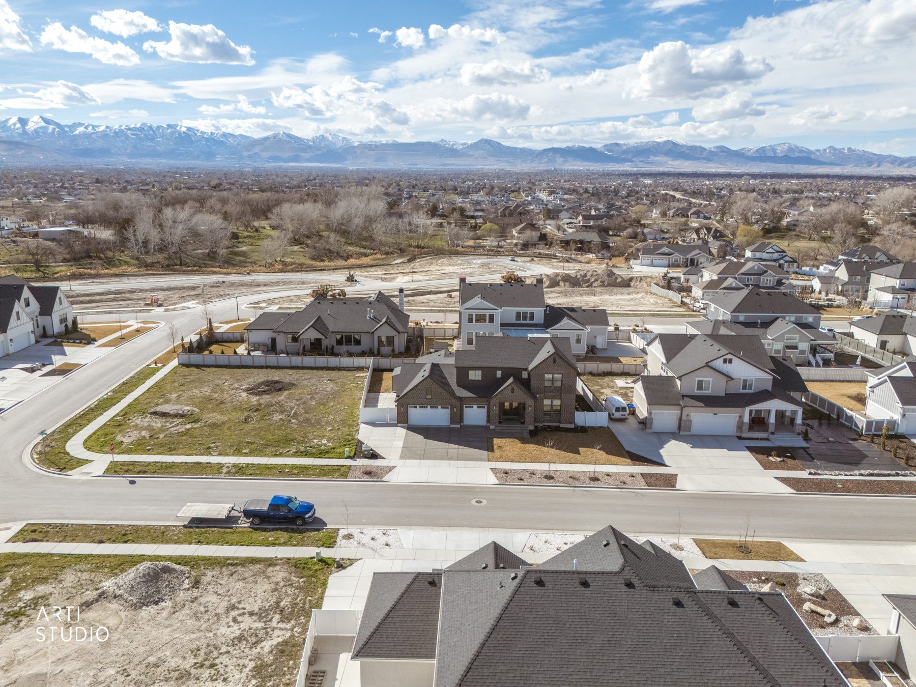 WILLOW CREEK - Residential