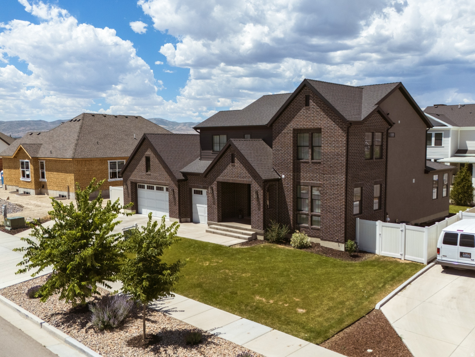 WILLOW CREEK - Residential