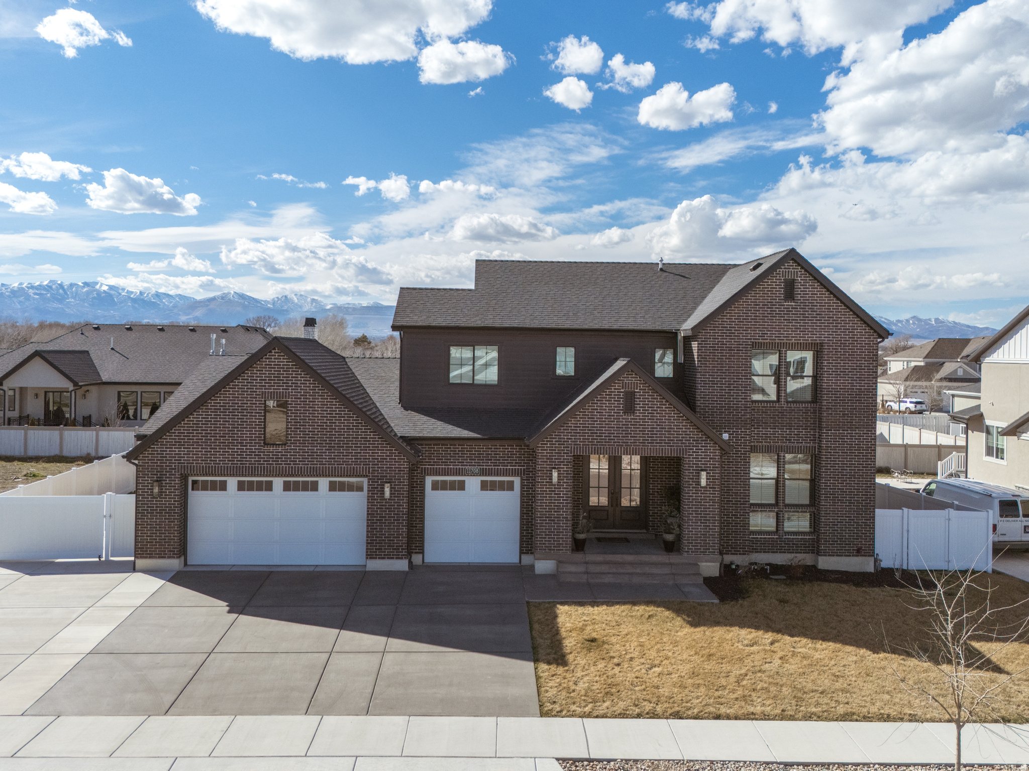 WILLOW CREEK - Residential