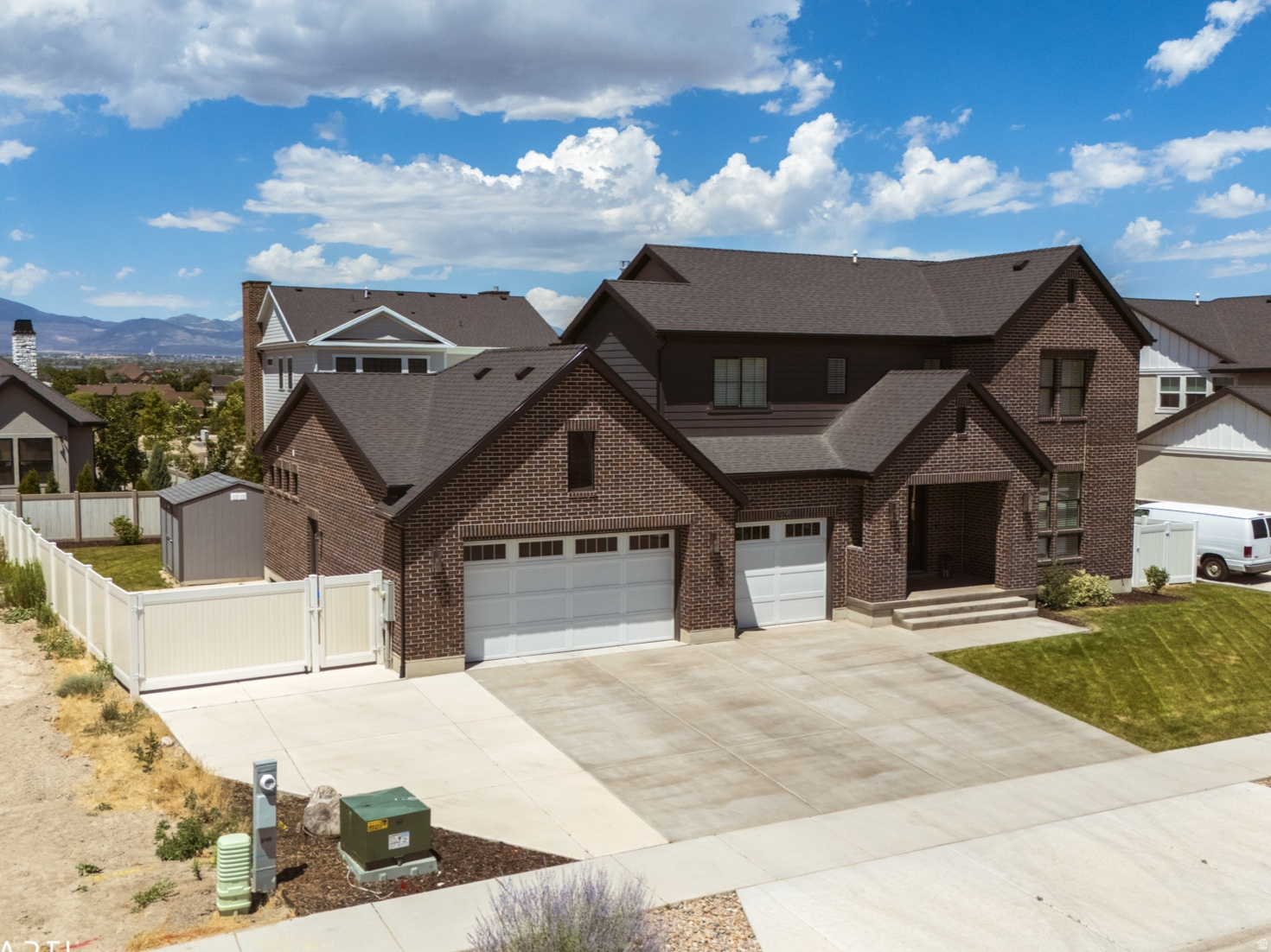 WILLOW CREEK - Residential